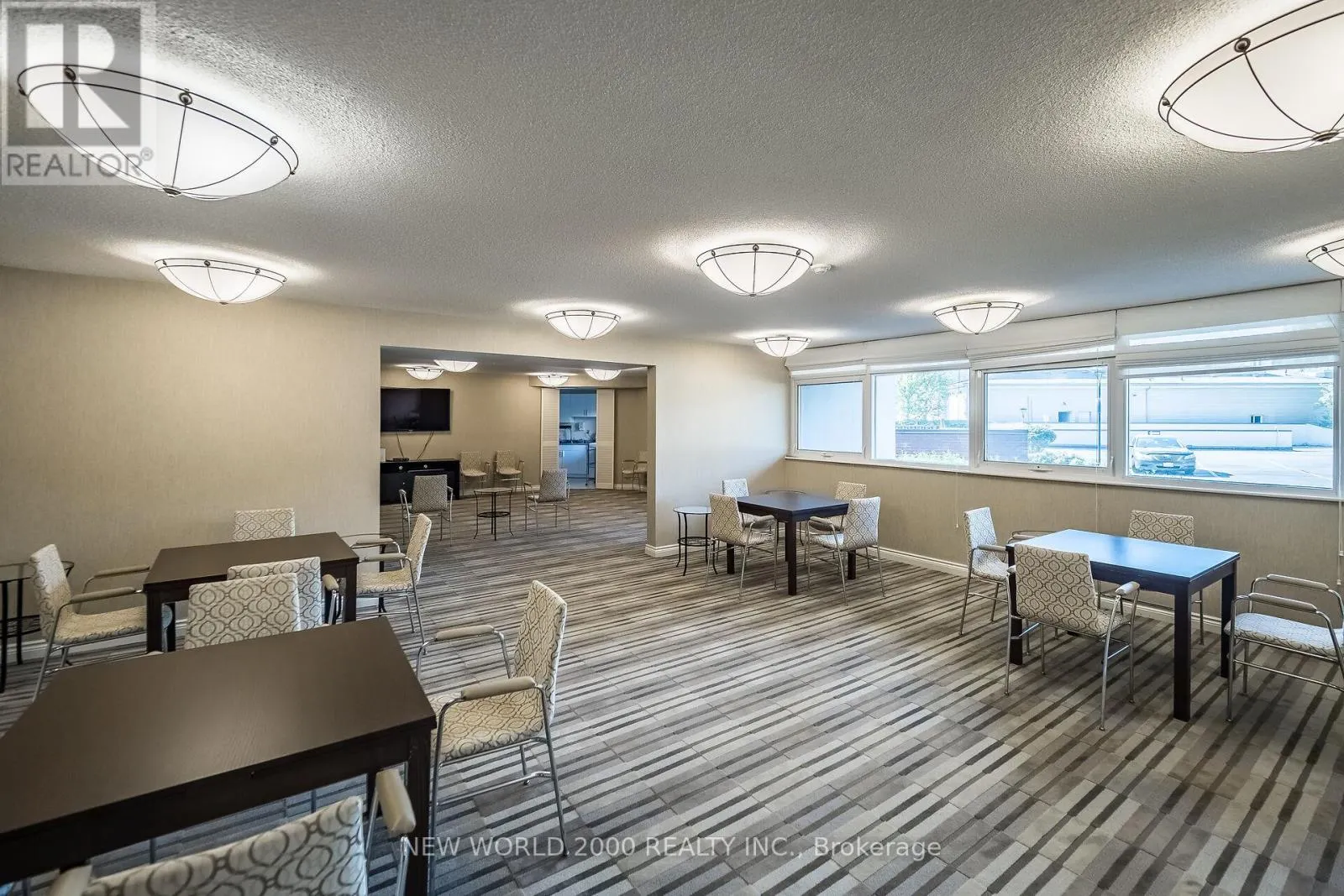 410 - 7811 YONGE STREET