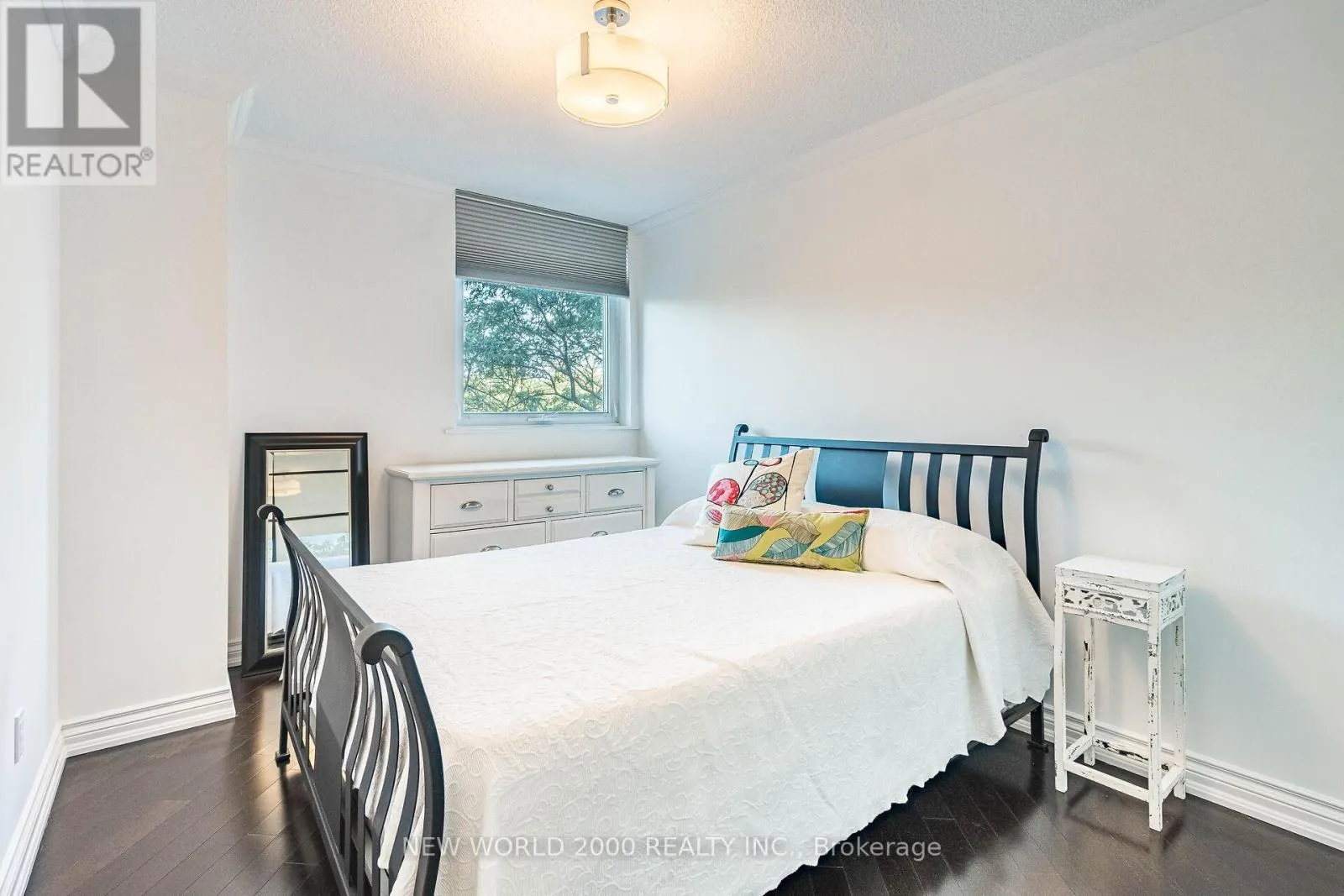 410 - 7811 YONGE STREET