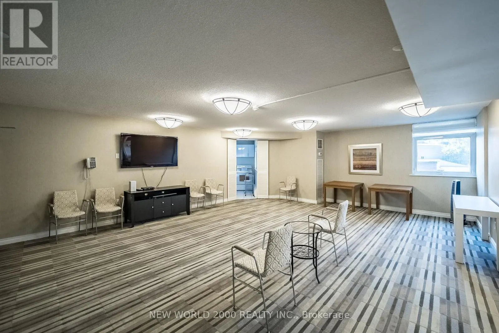410 - 7811 YONGE STREET