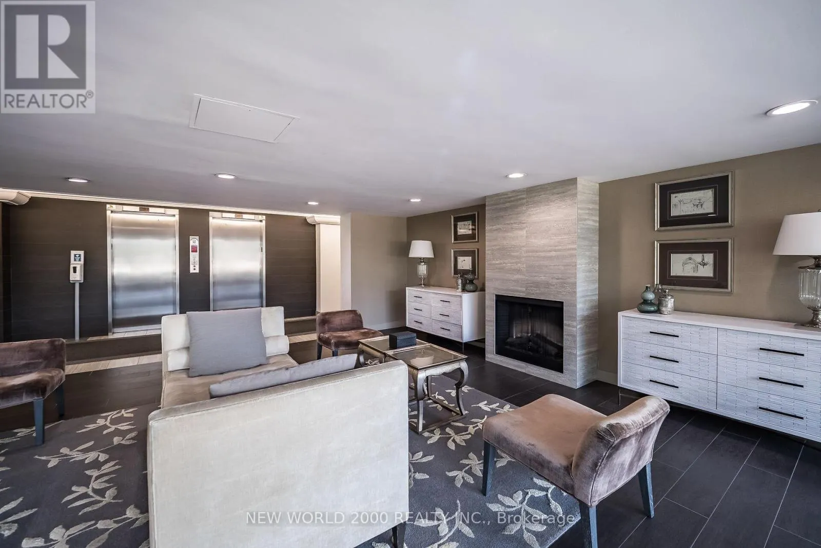 410 - 7811 YONGE STREET
