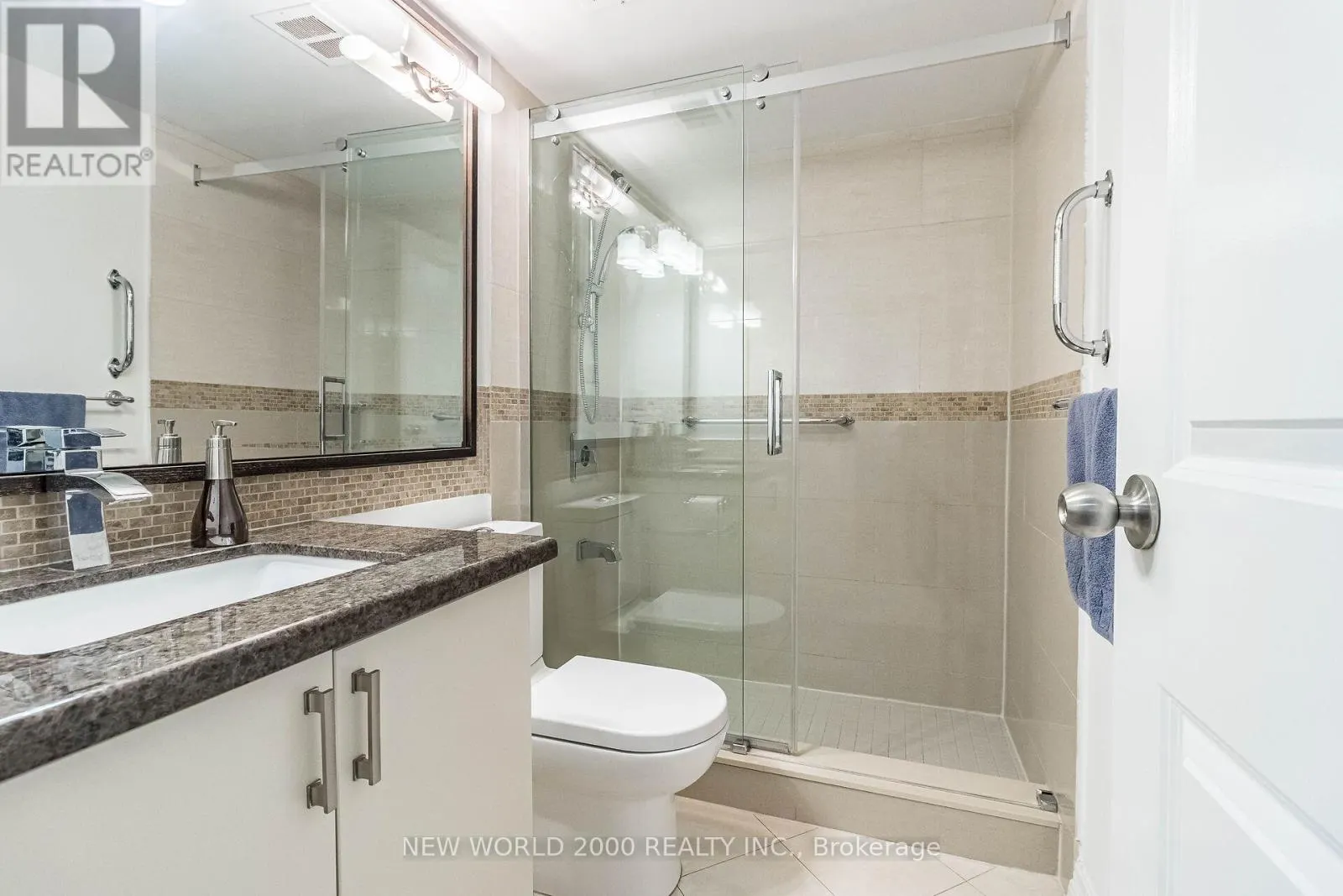 410 - 7811 YONGE STREET