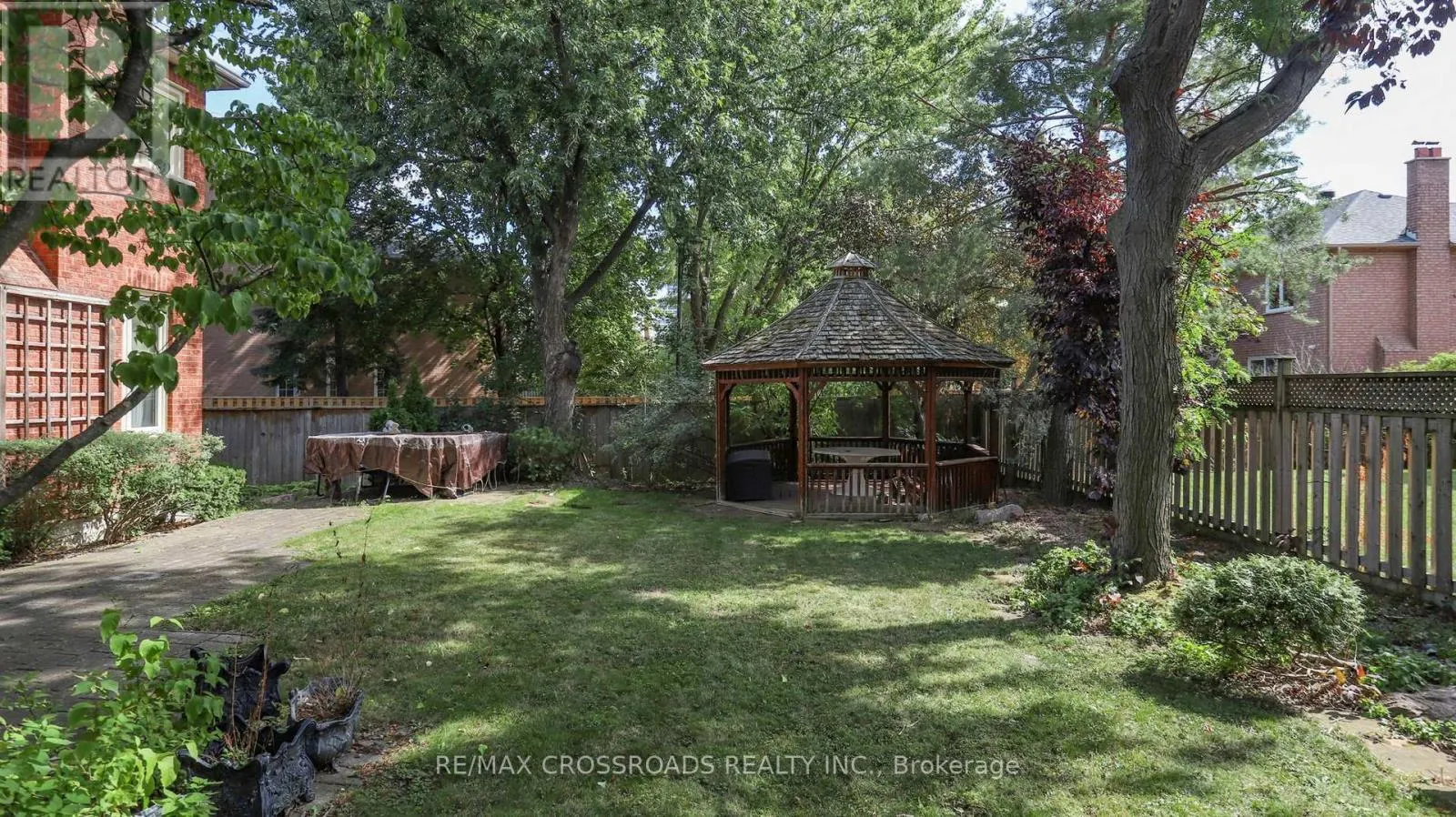92 BRAESIDE SQUARE