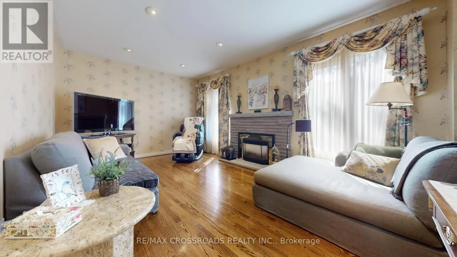 92 BRAESIDE SQUARE