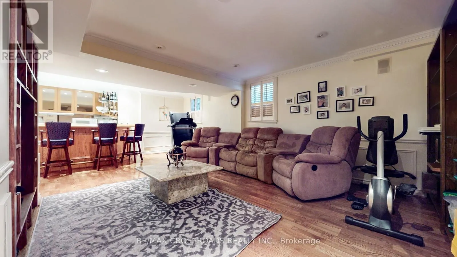 92 BRAESIDE SQUARE