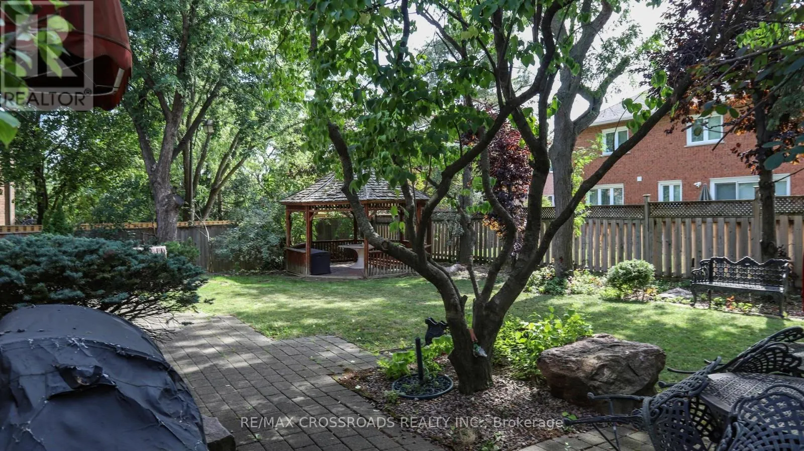 92 BRAESIDE SQUARE