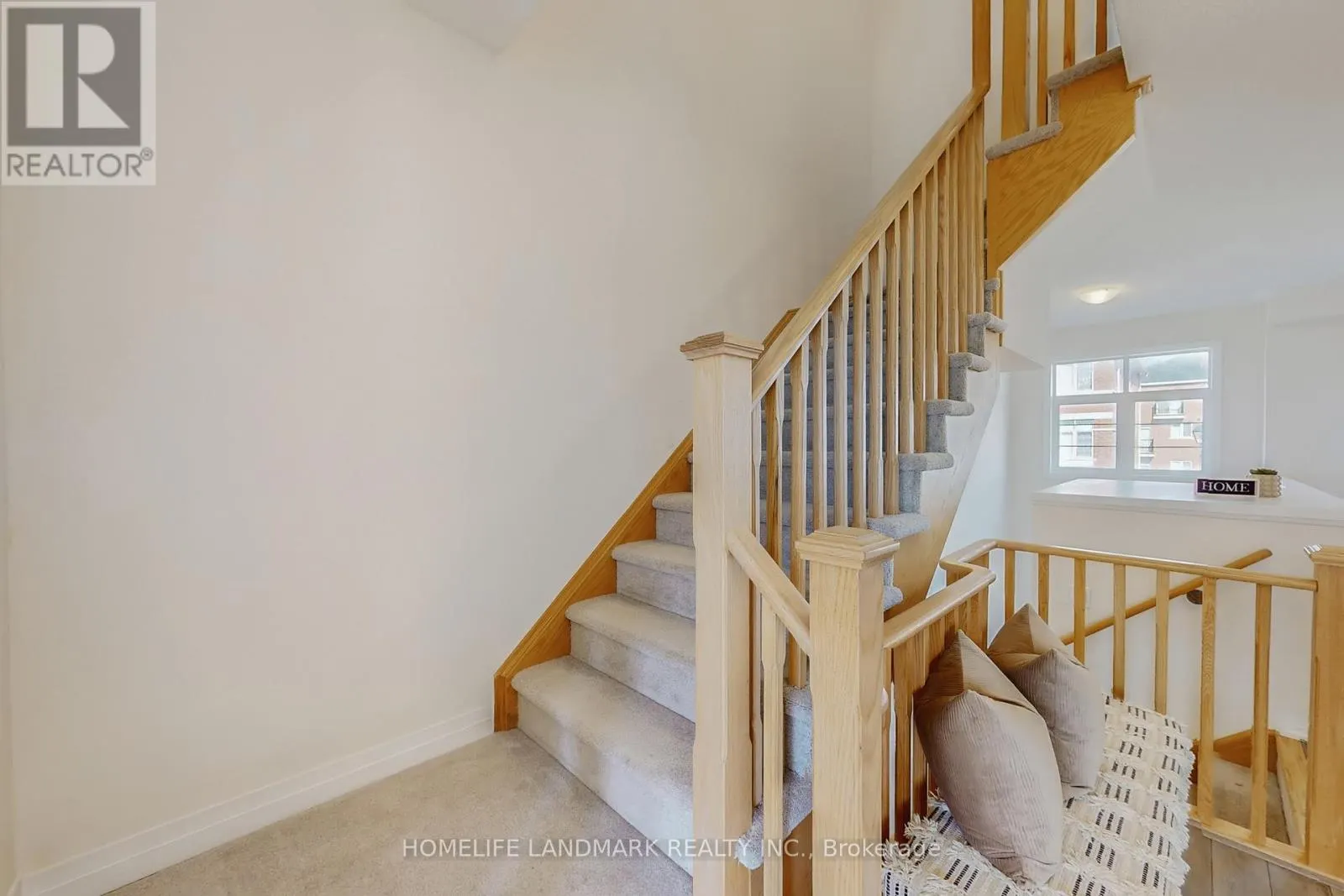32 SISSONS WAY