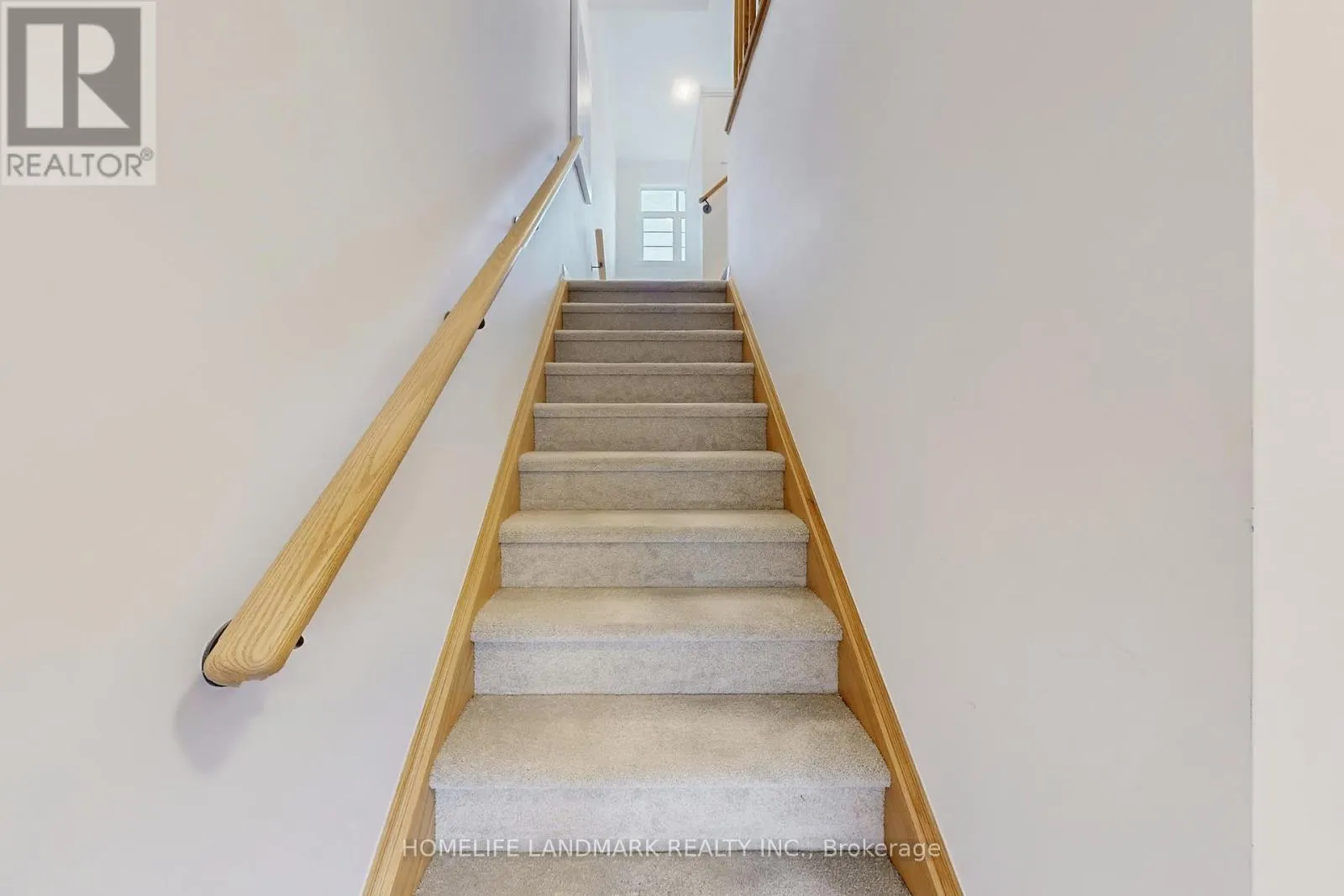 32 SISSONS WAY