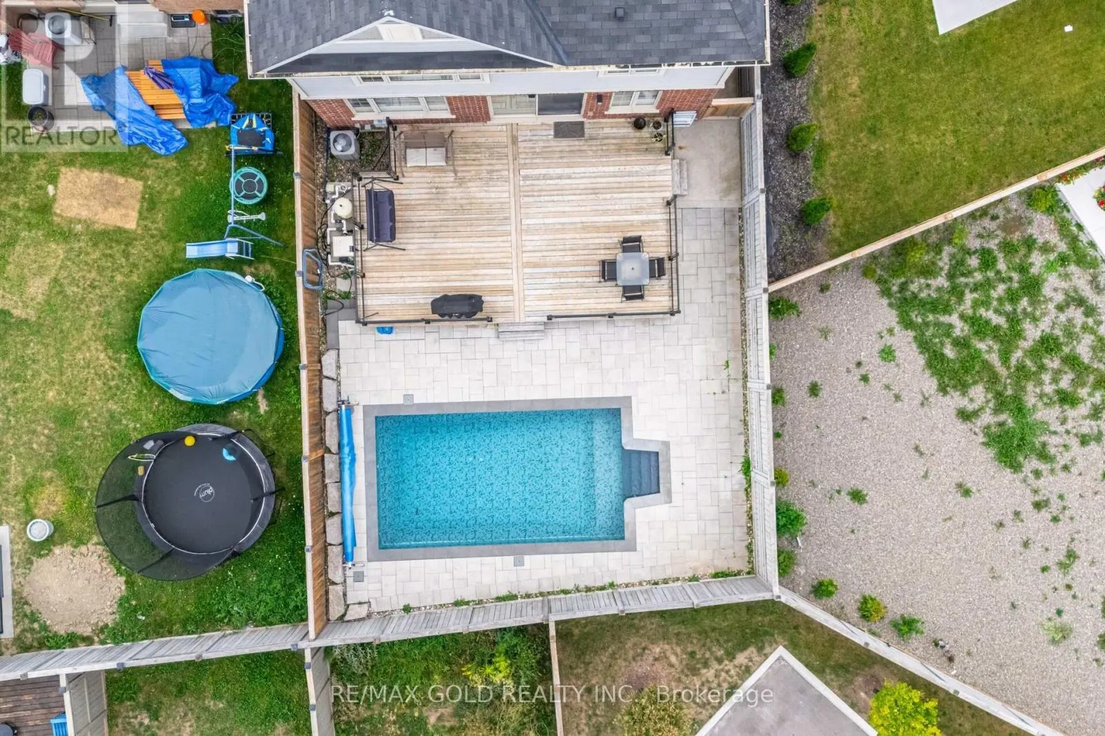 10 DONNAN DRIVE W