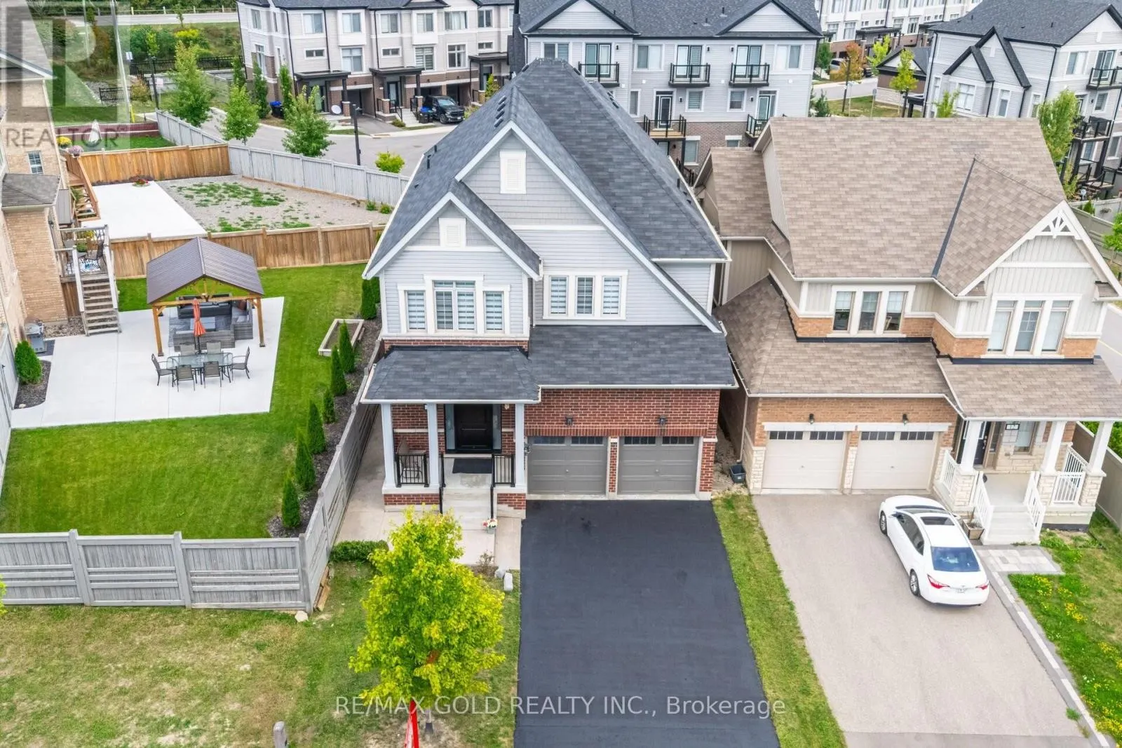 10 DONNAN DRIVE W