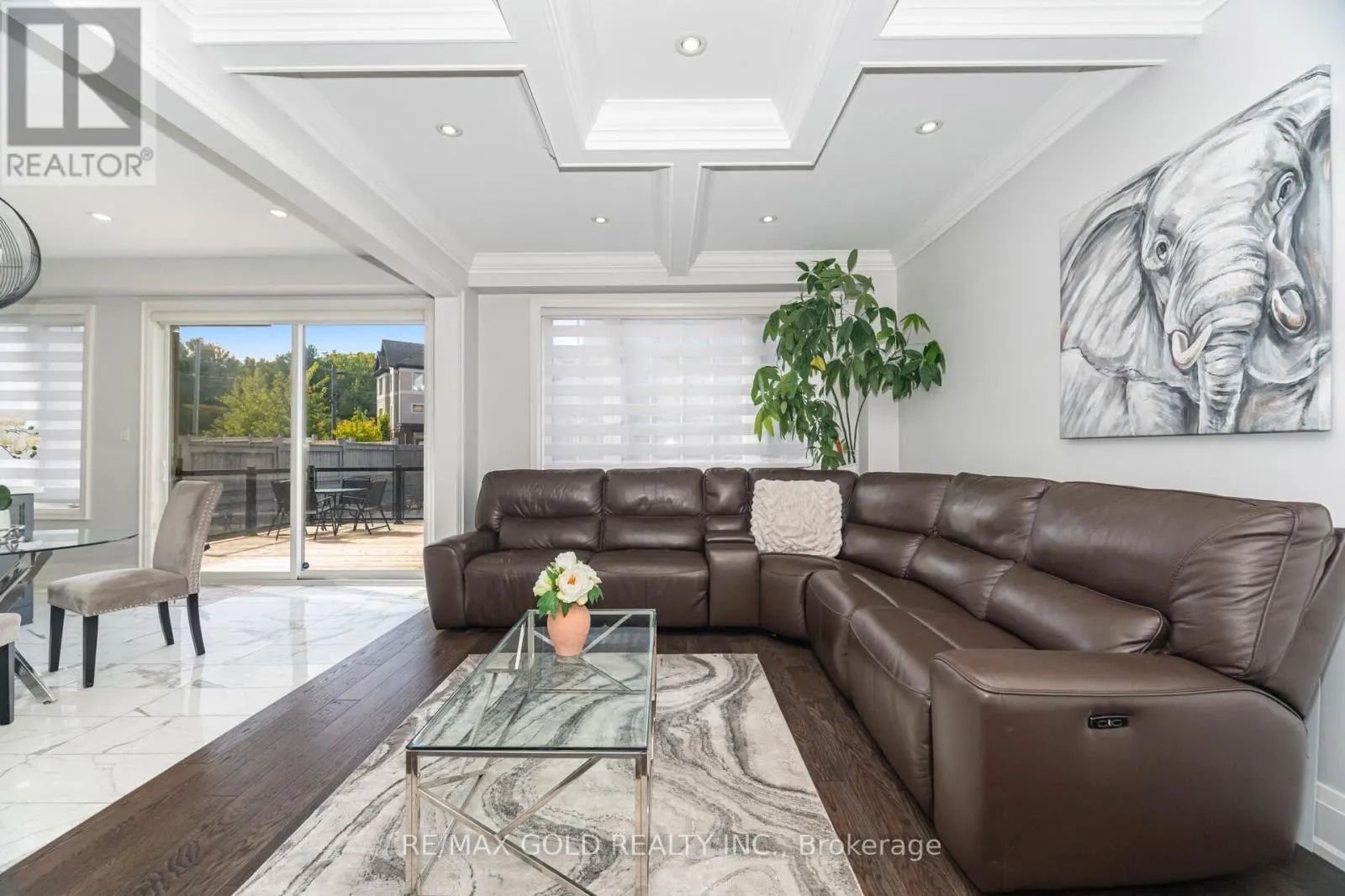 10 DONNAN DRIVE W