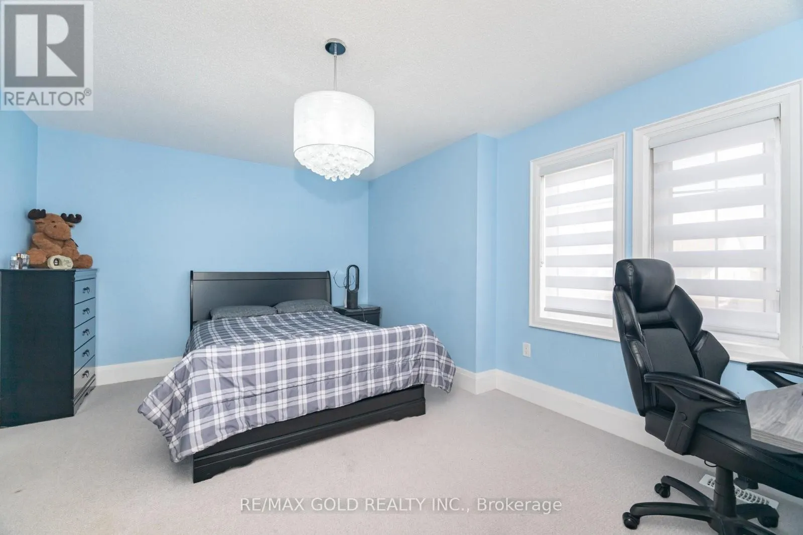 10 DONNAN DRIVE W