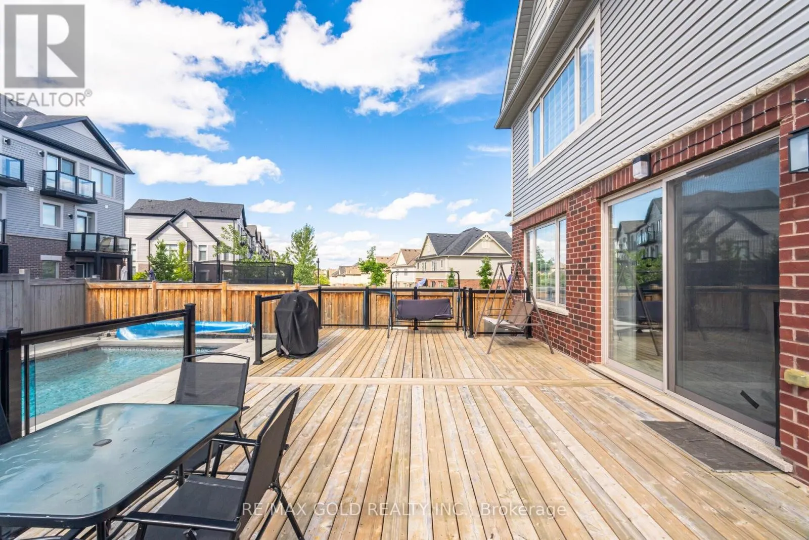 10 DONNAN DRIVE W