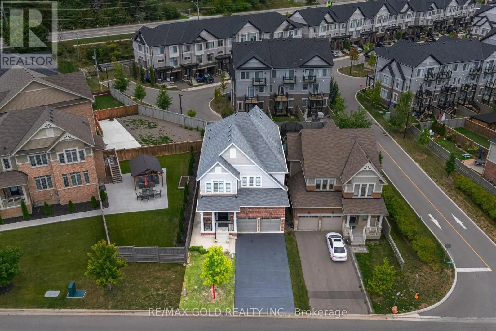 10 DONNAN DRIVE W