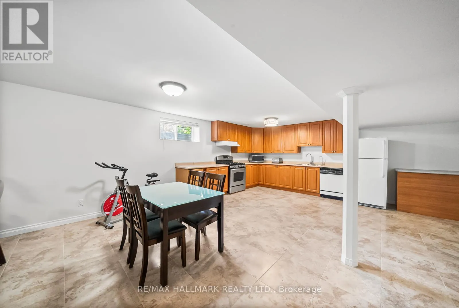 452 ATHABASCA DRIVE