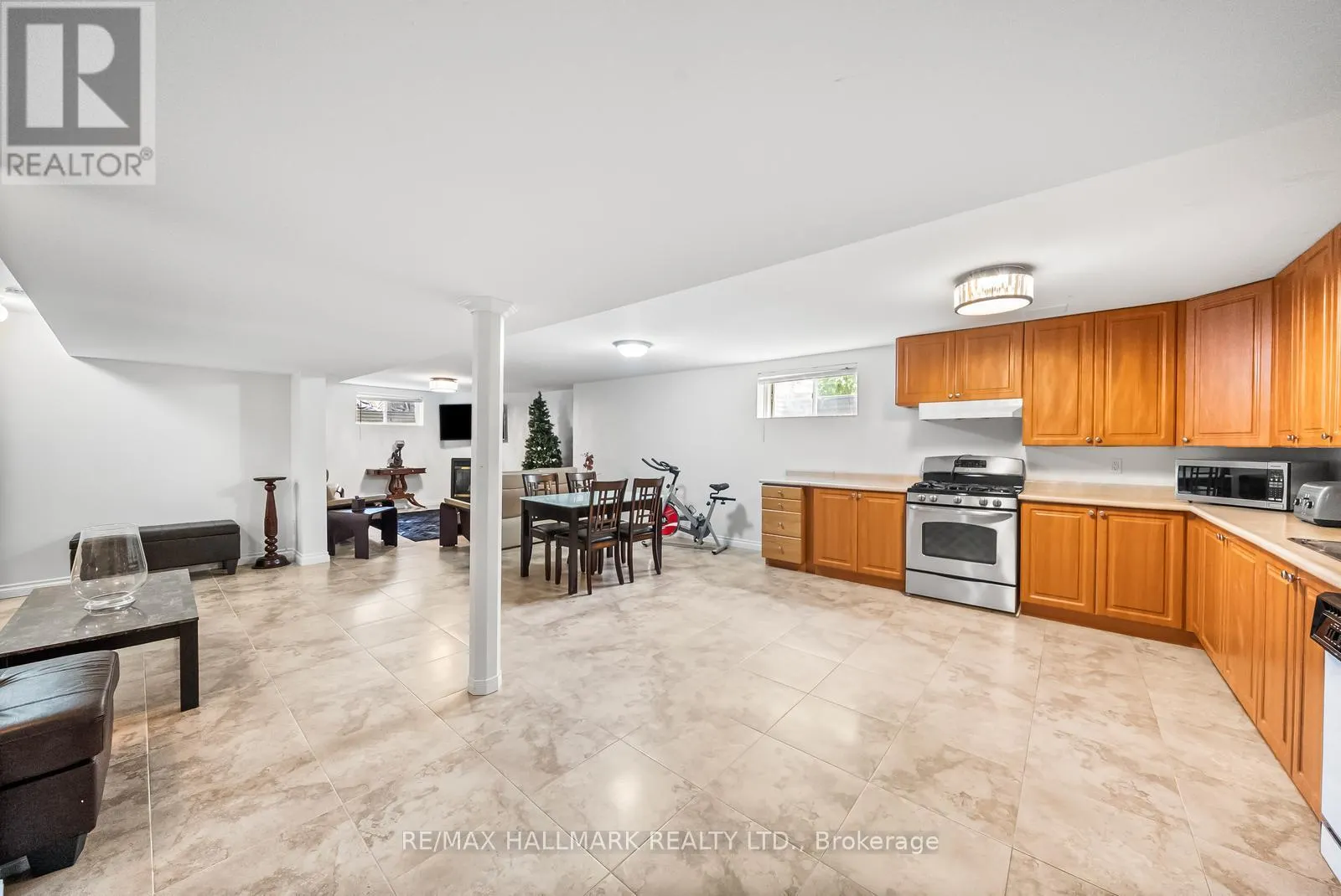 452 ATHABASCA DRIVE