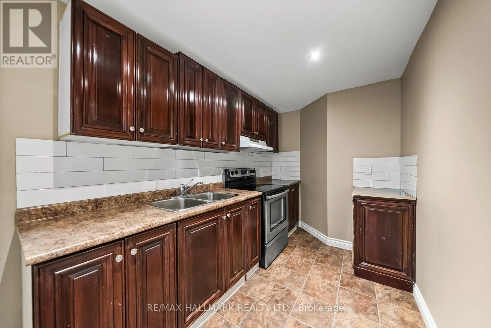 452 ATHABASCA DRIVE