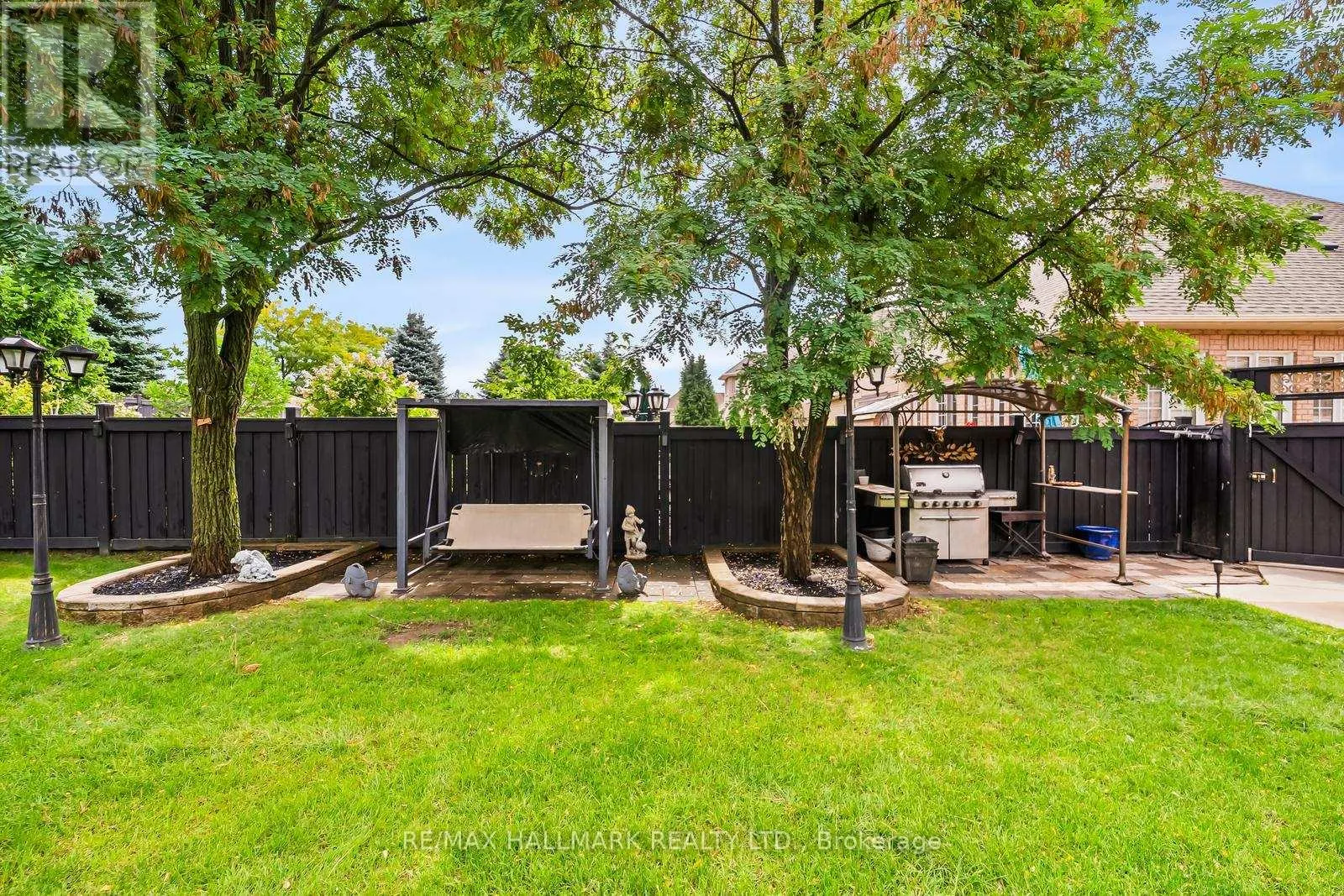 452 ATHABASCA DRIVE