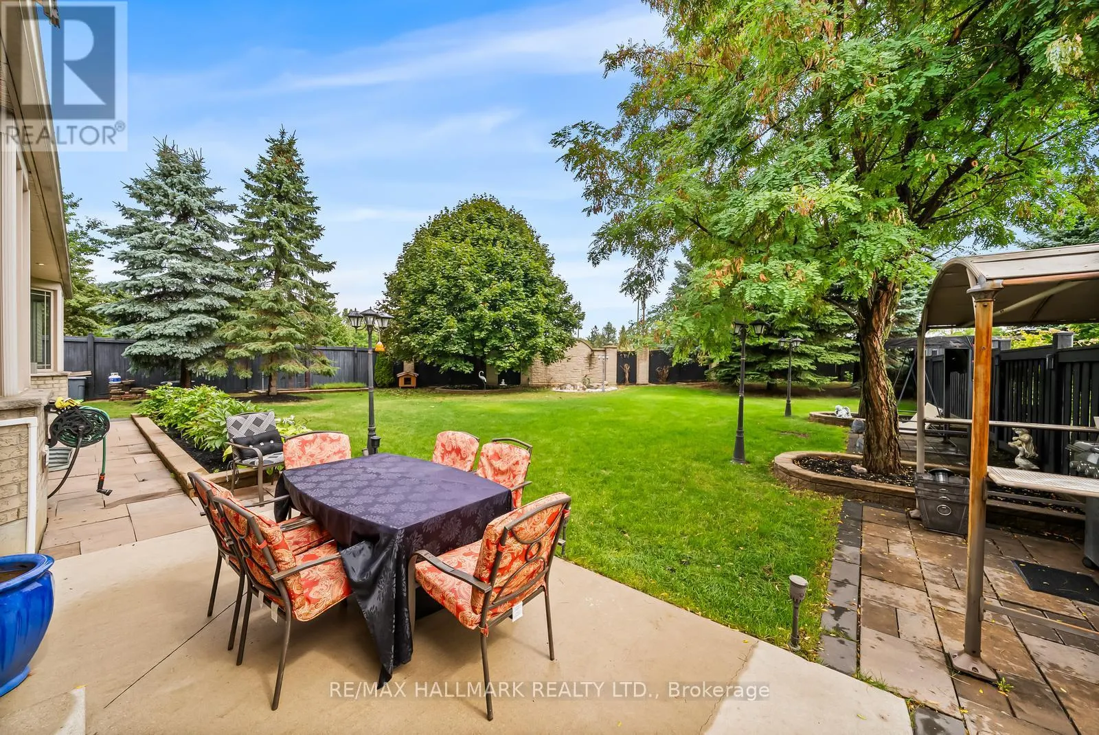 452 ATHABASCA DRIVE