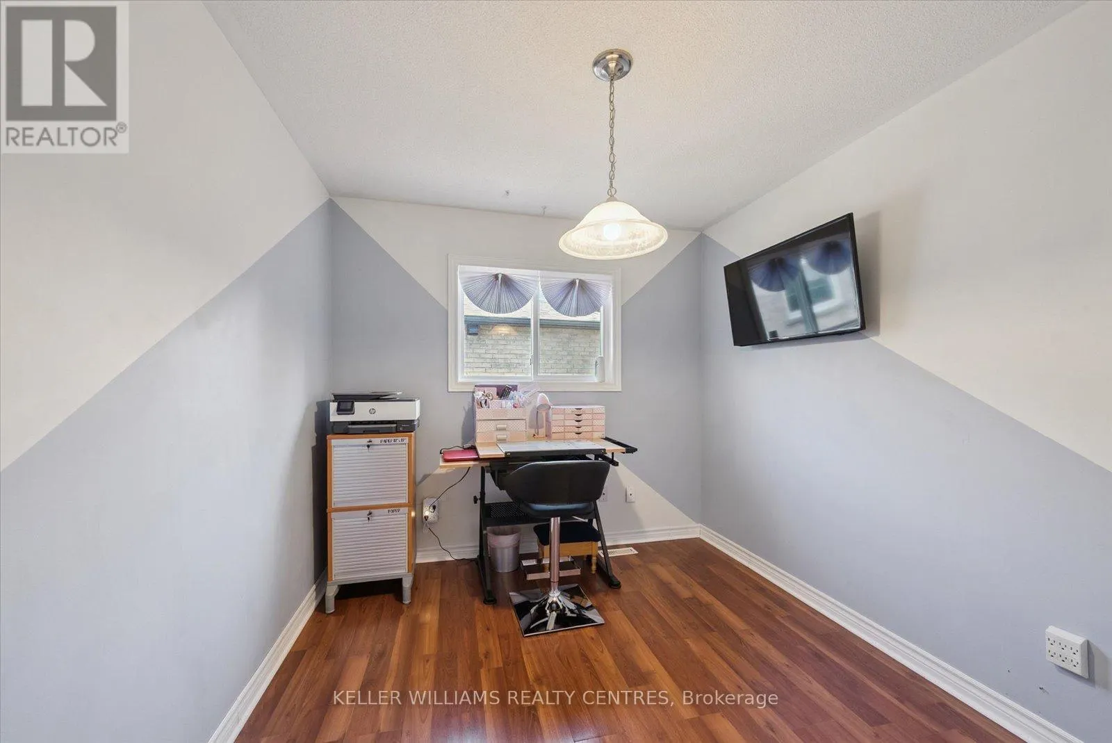 26 STONEHILL BOULEVARD