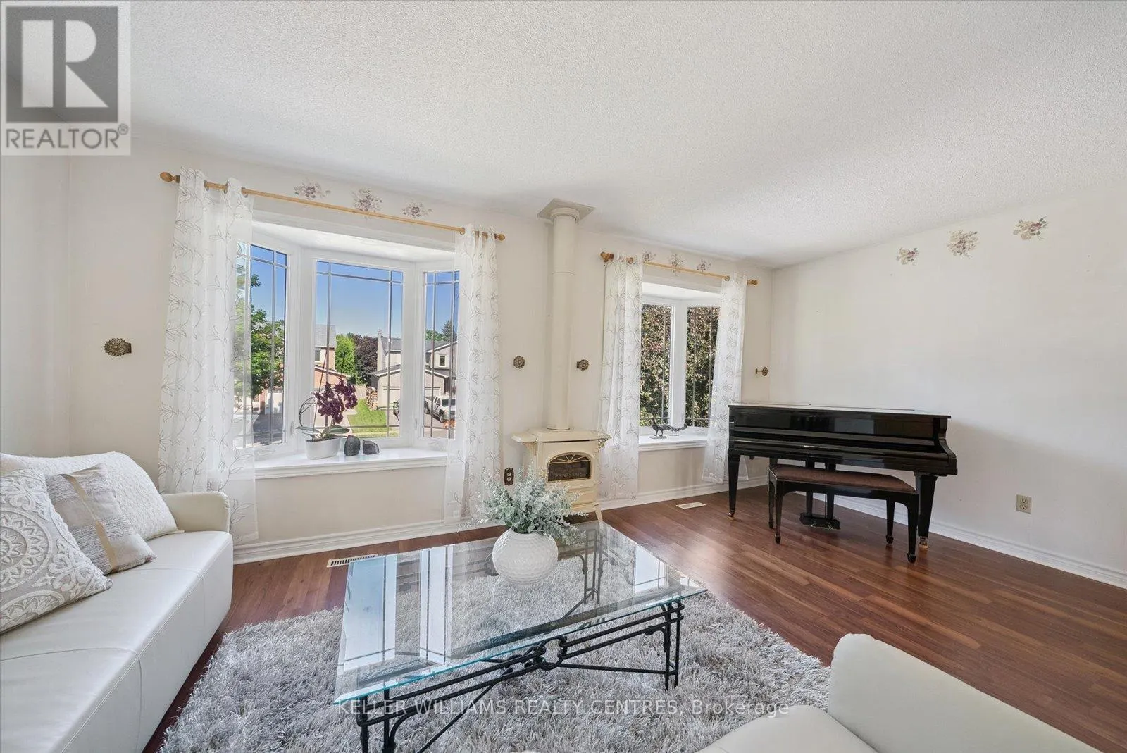 26 STONEHILL BOULEVARD