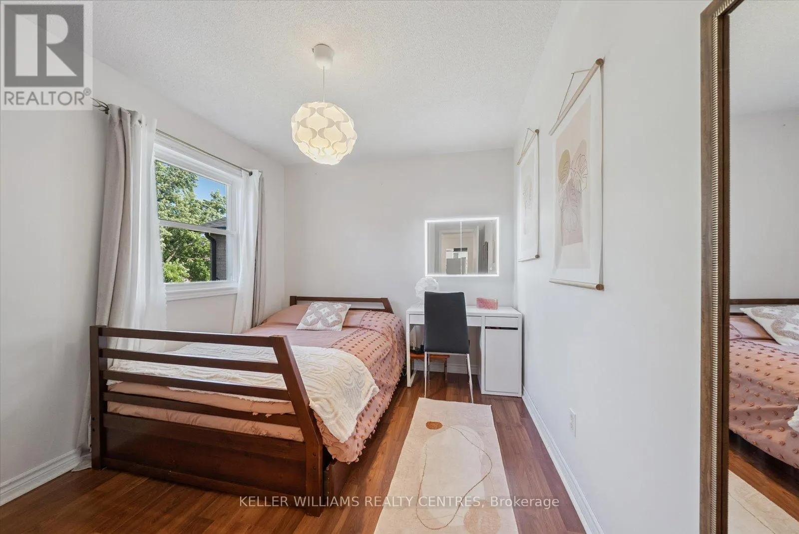 26 STONEHILL BOULEVARD