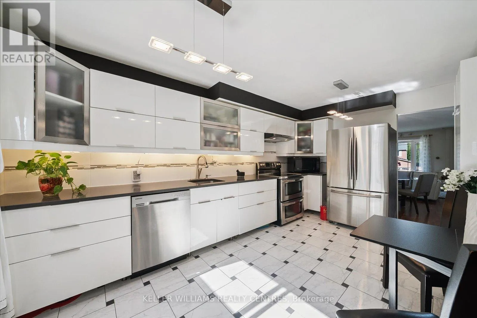 26 STONEHILL BOULEVARD