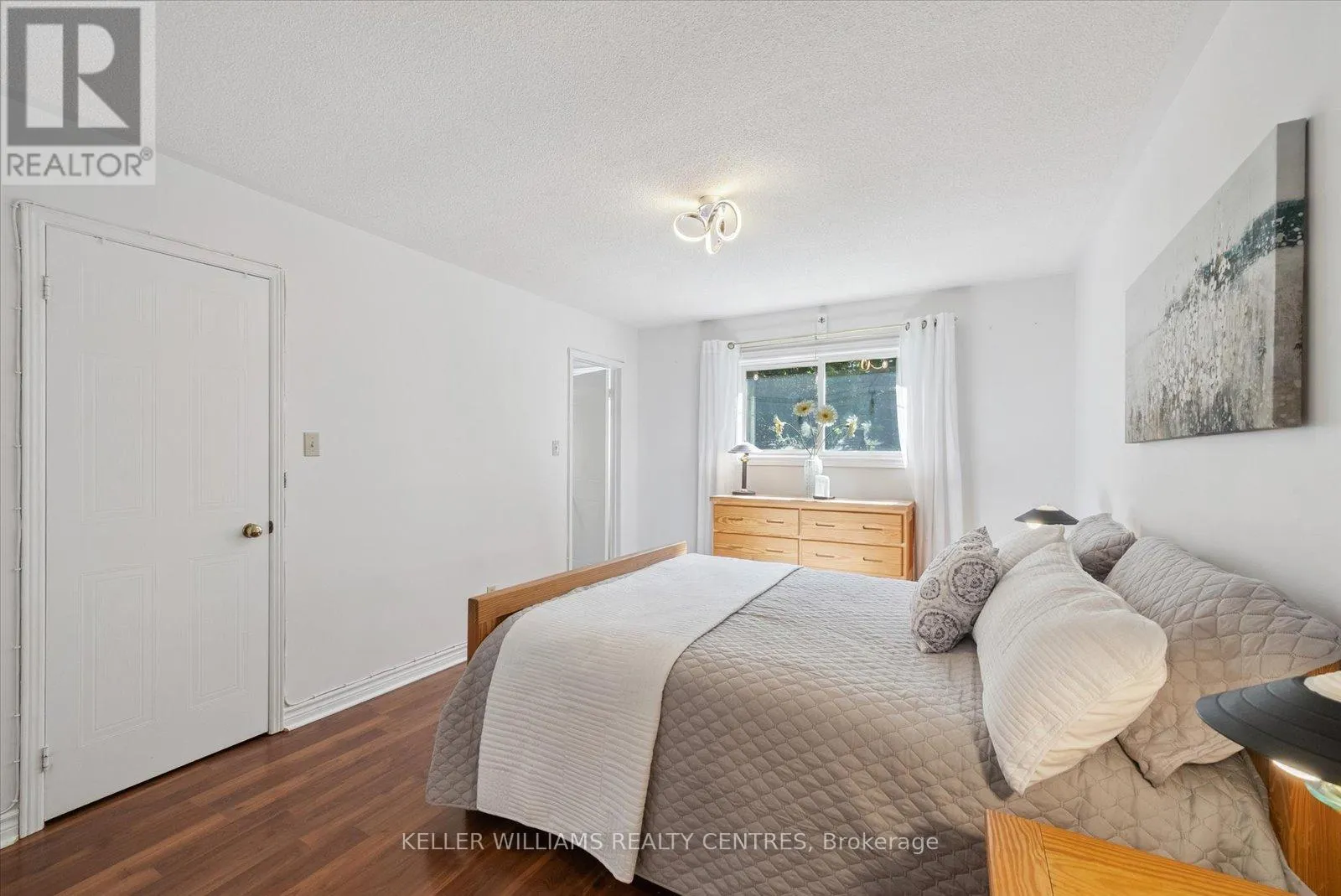 26 STONEHILL BOULEVARD
