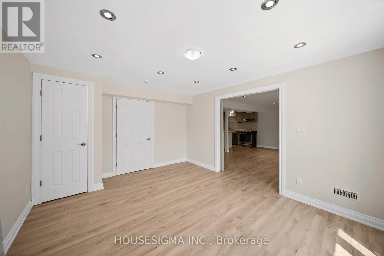 94 FOREST EDGE CRESCENT