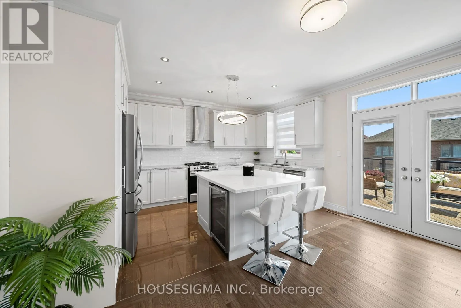 94 FOREST EDGE CRESCENT
