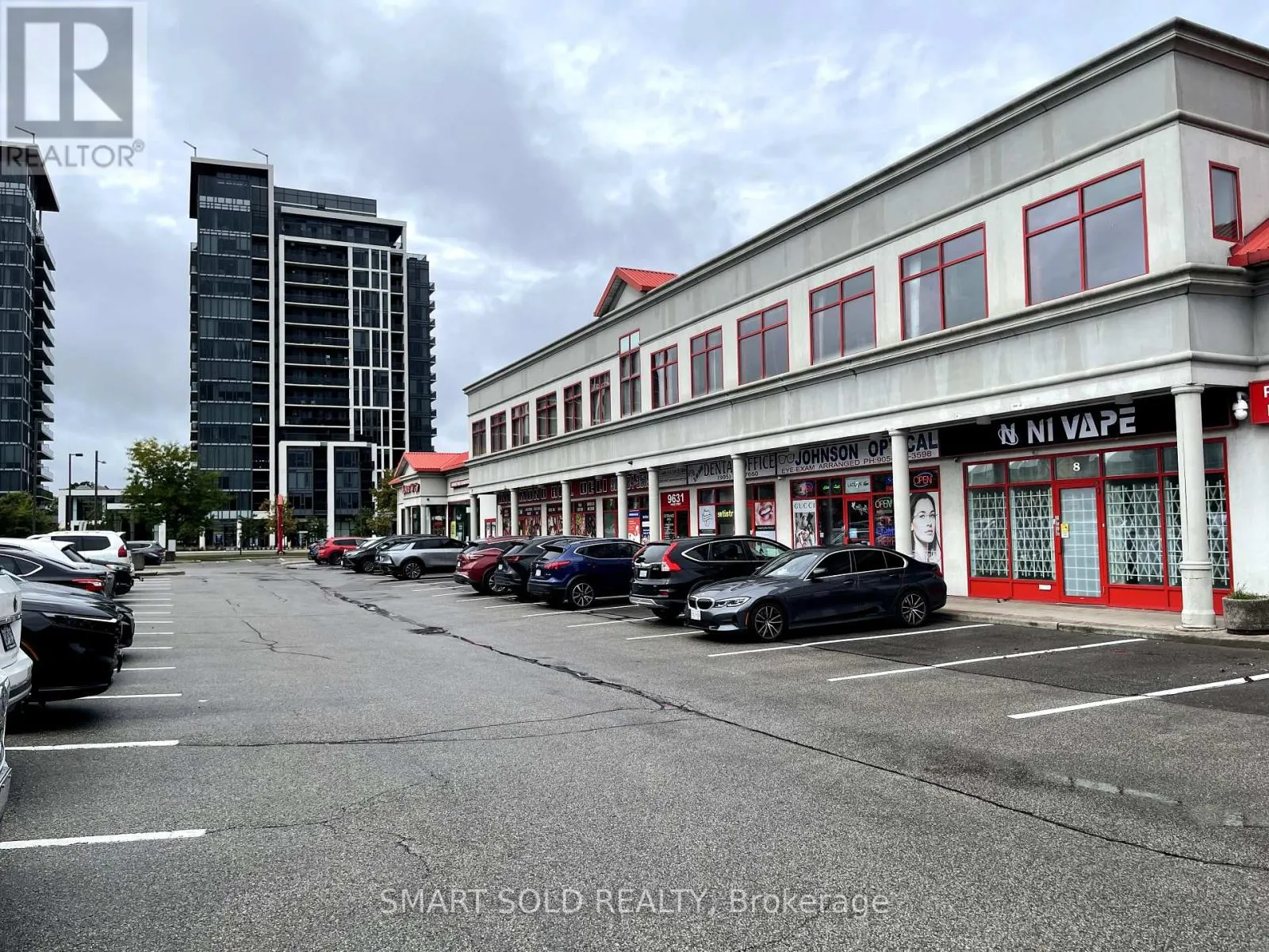 8 - 9631 YONGE STREET