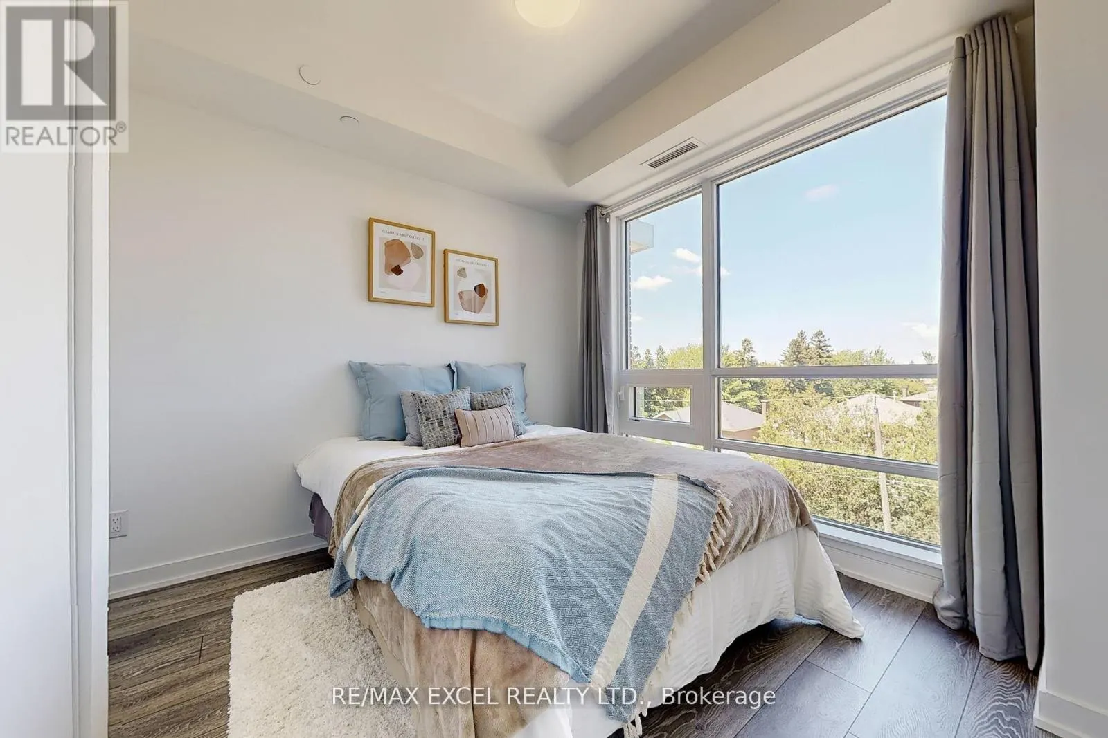 318 - 8888 YONGE STREET