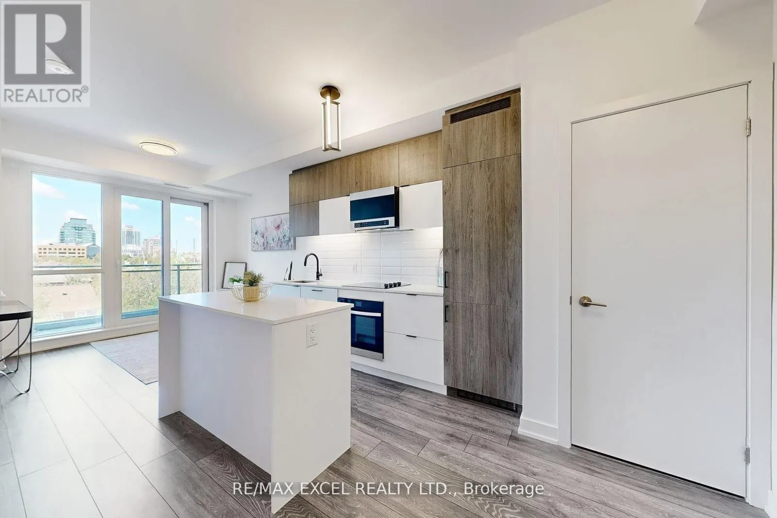 318 - 8888 YONGE STREET