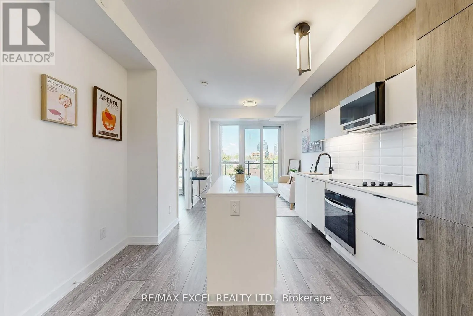 318 - 8888 YONGE STREET