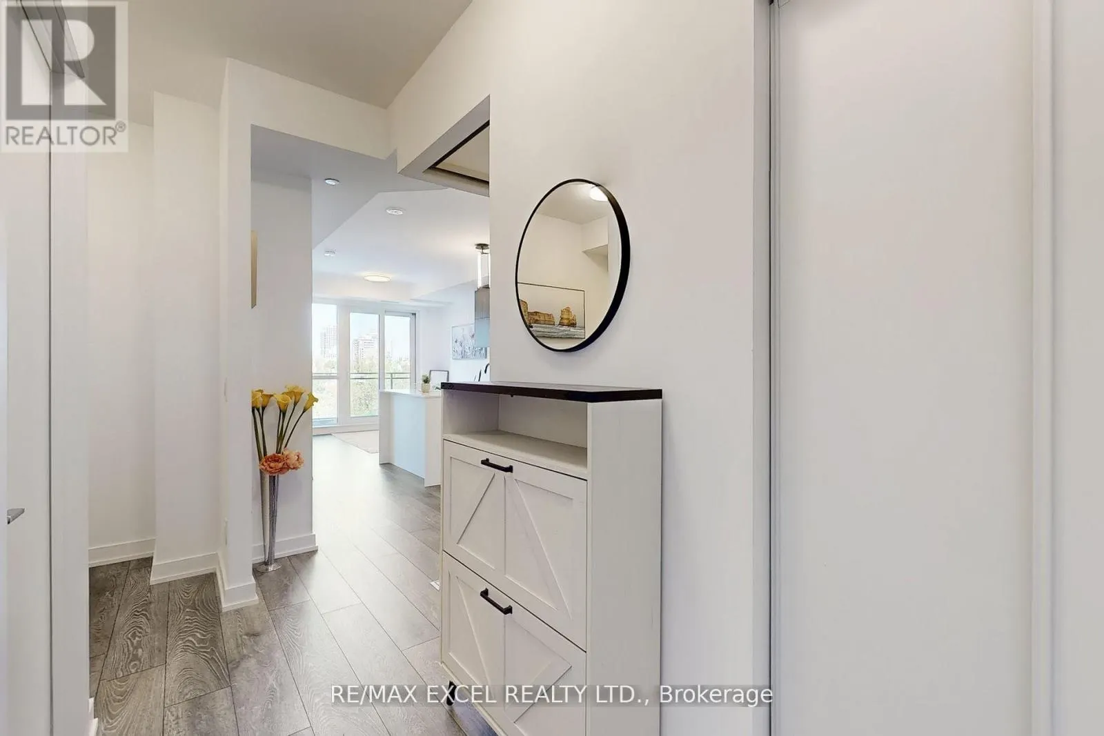 318 - 8888 YONGE STREET