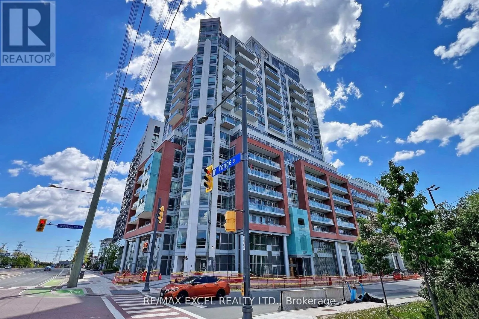 318 - 8888 YONGE STREET