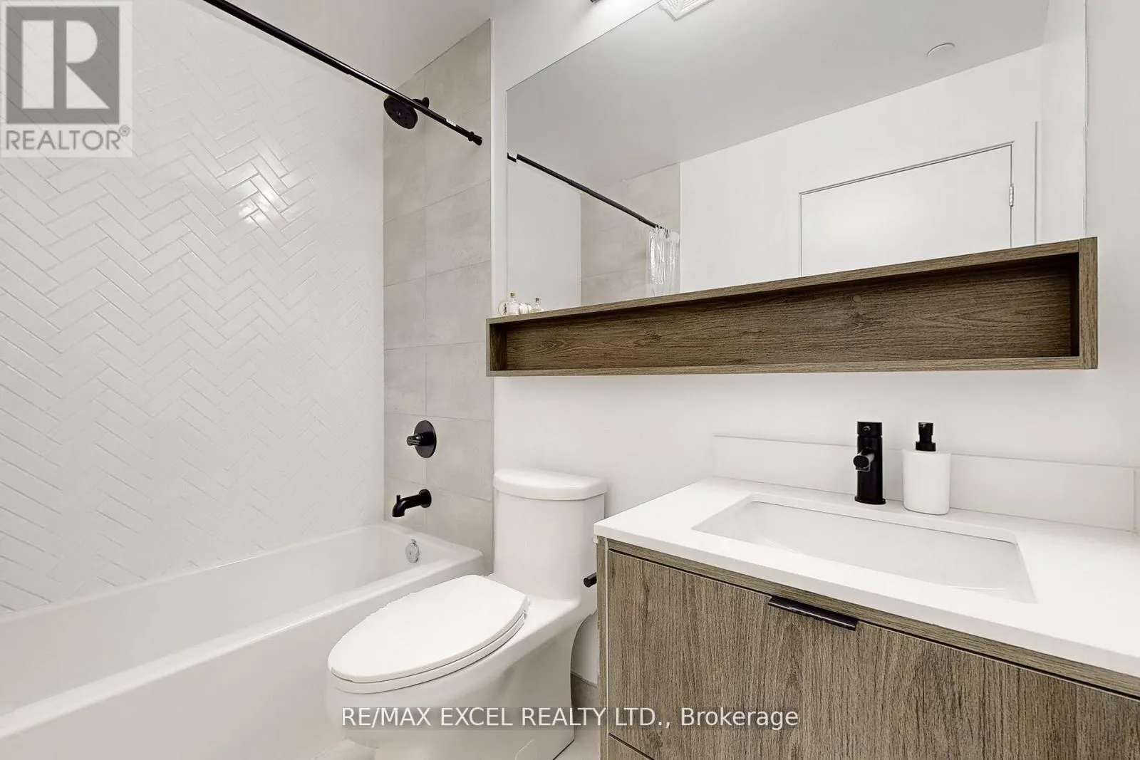 318 - 8888 YONGE STREET
