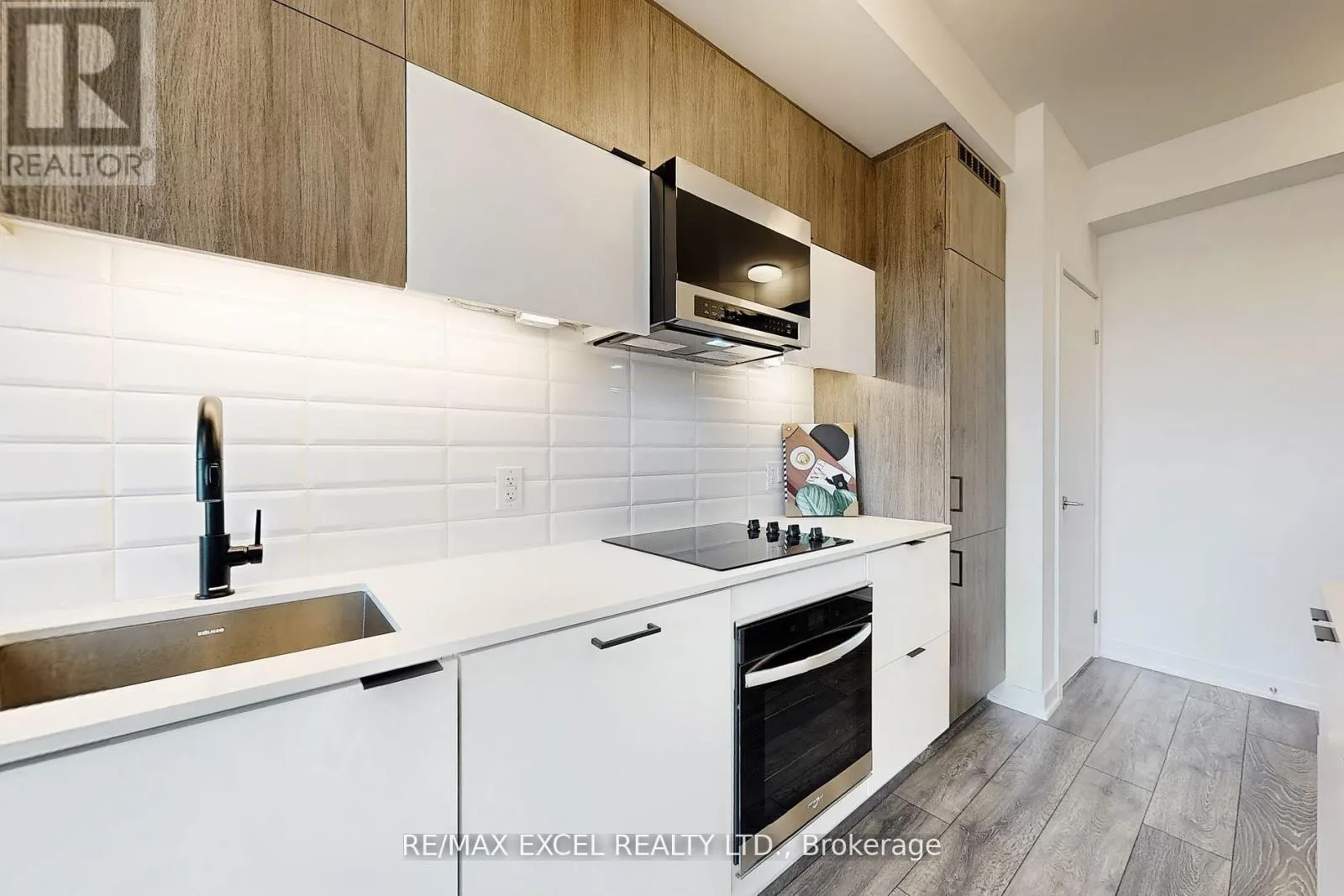 318 - 8888 YONGE STREET