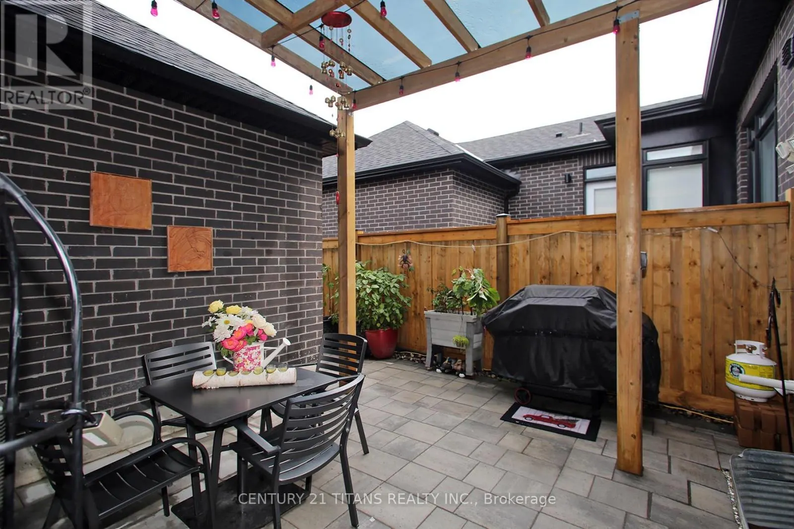 18 VERN ROBERTSON GATE