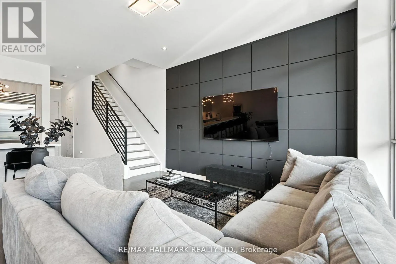 3658 FERRETTI COURT E
