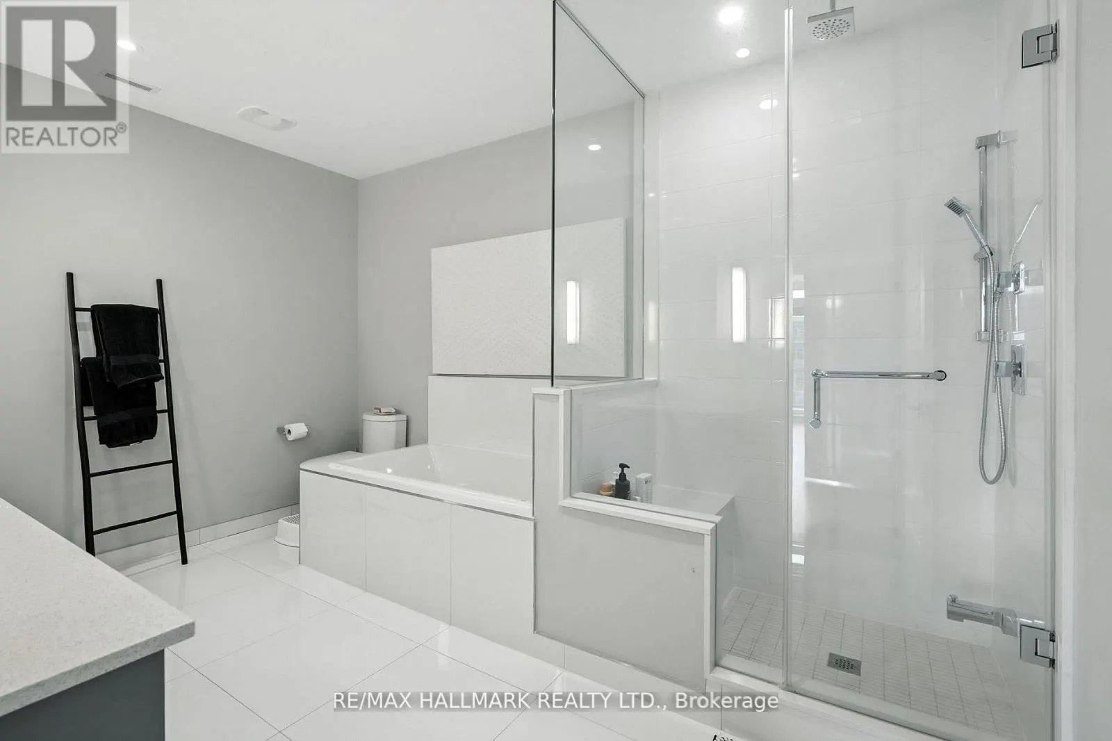 3658 FERRETTI COURT E