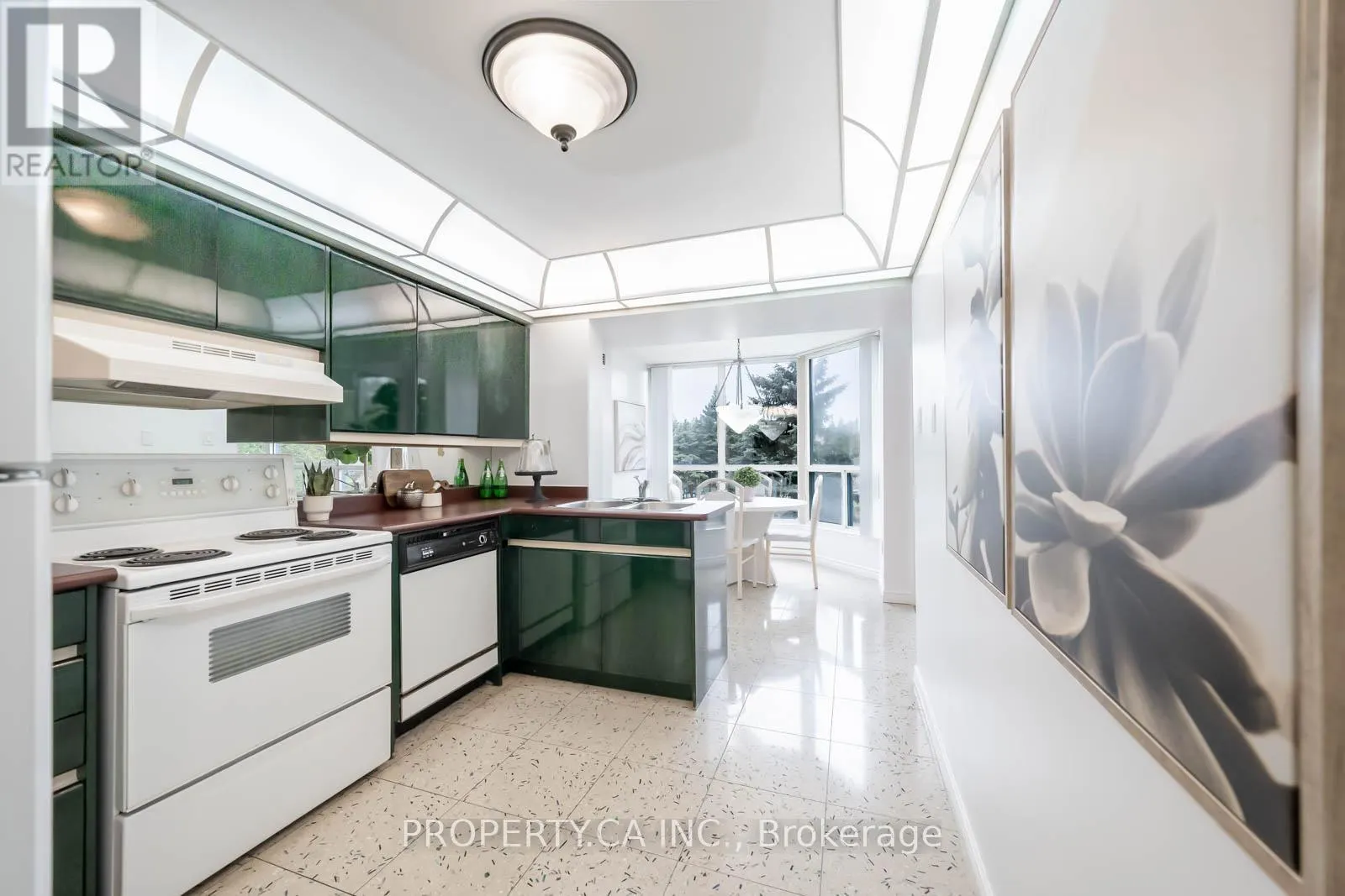 301 - 7300 YONGE STREET