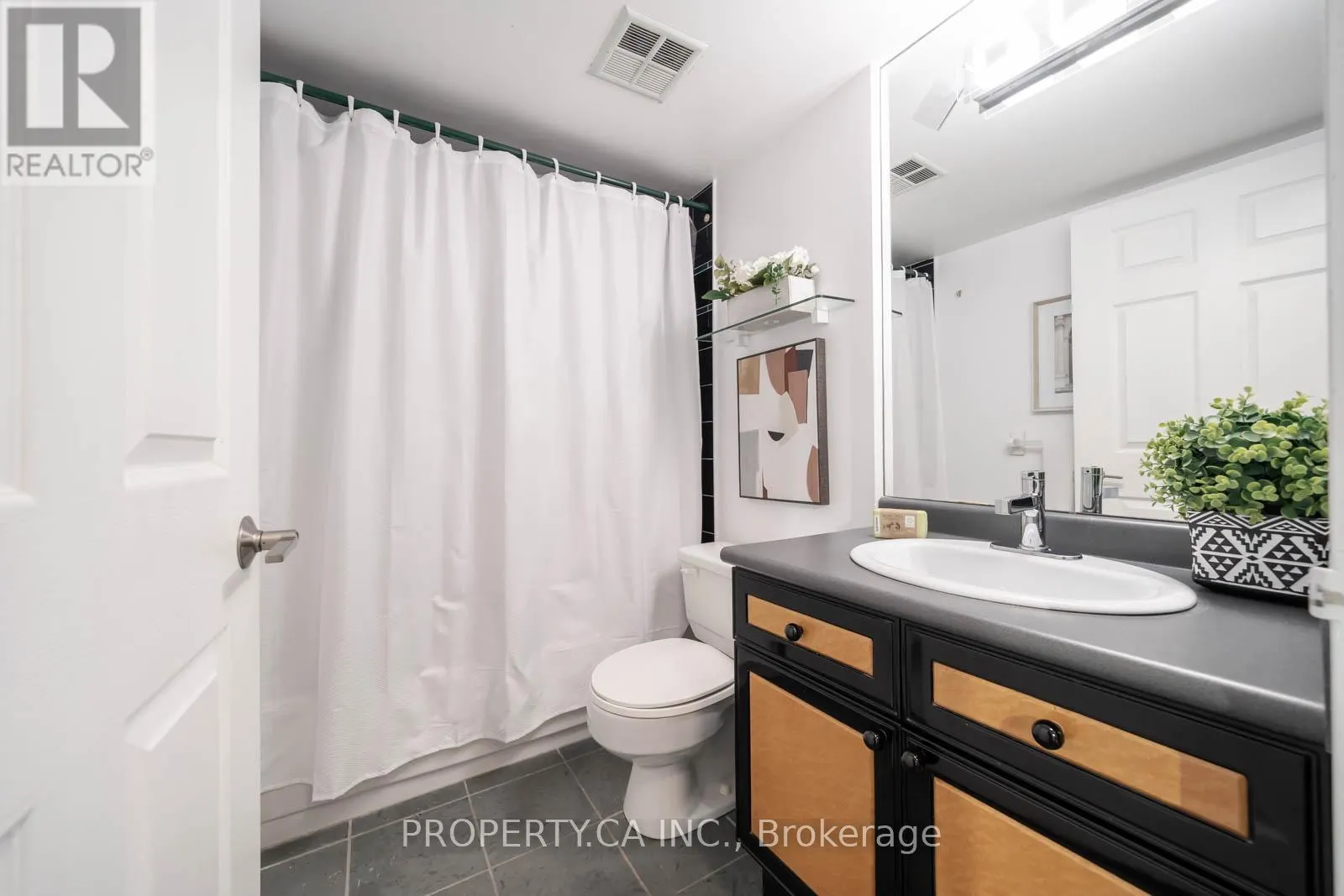 301 - 7300 YONGE STREET