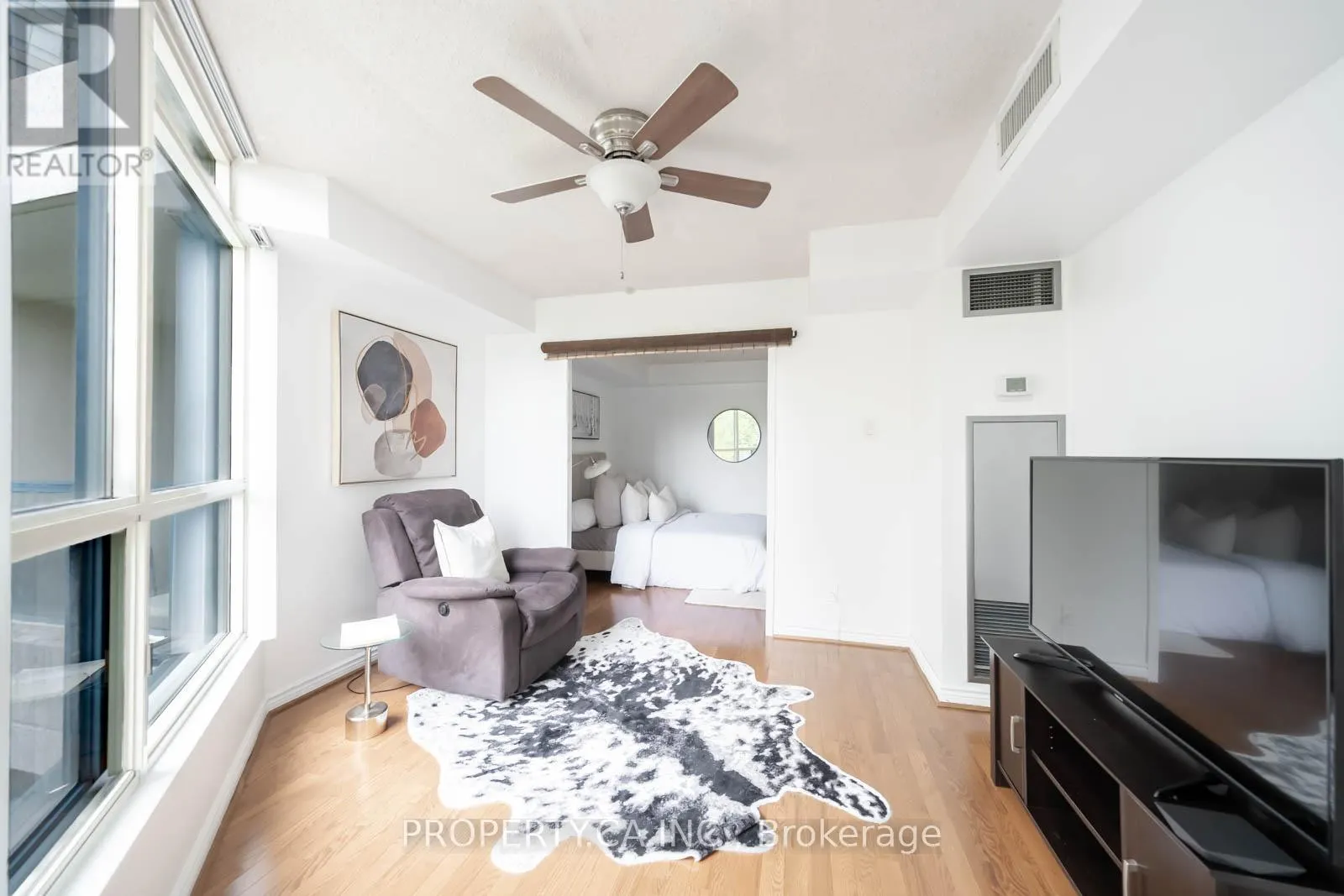 301 - 7300 YONGE STREET