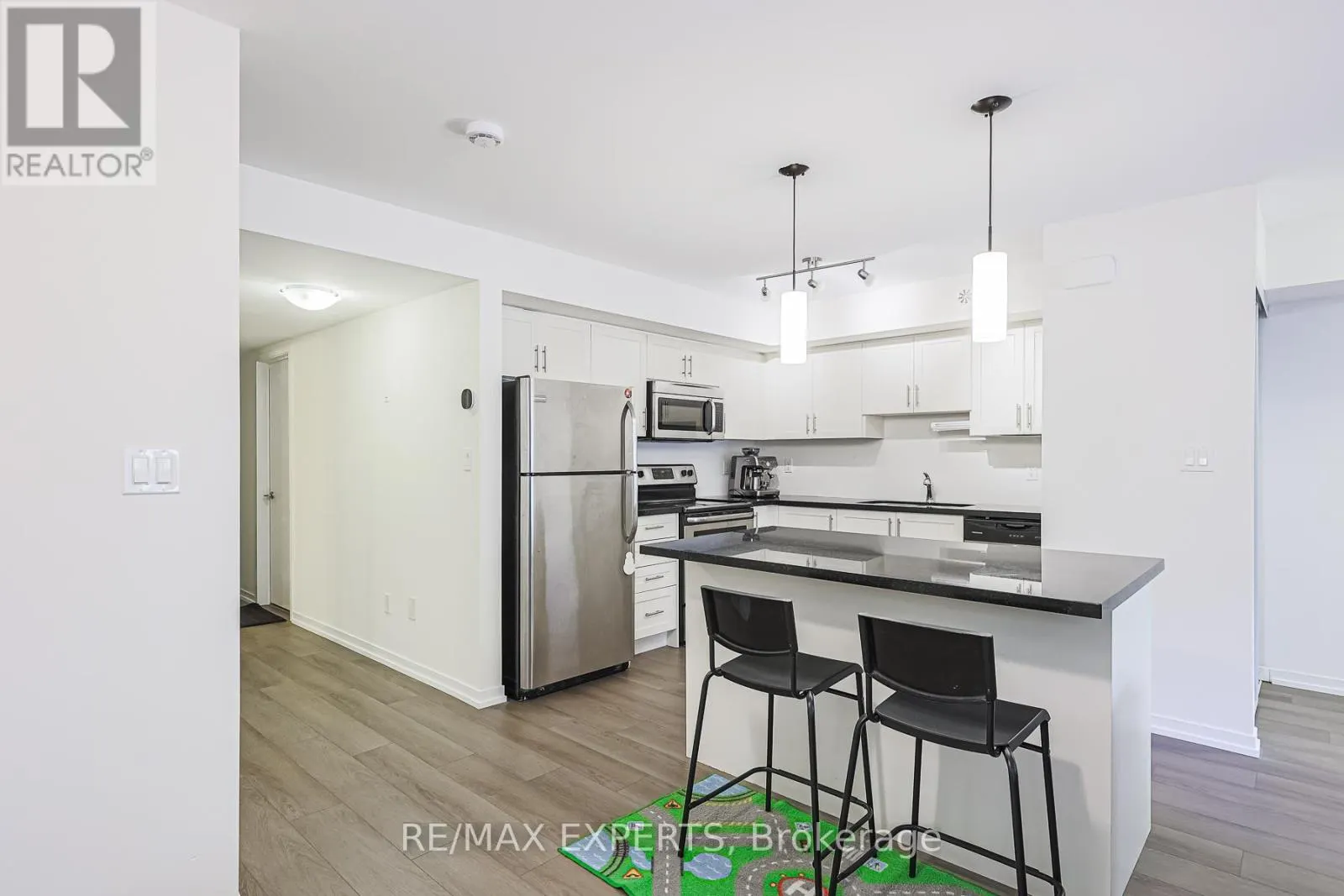 B11 - 26 BRUCE STREET W