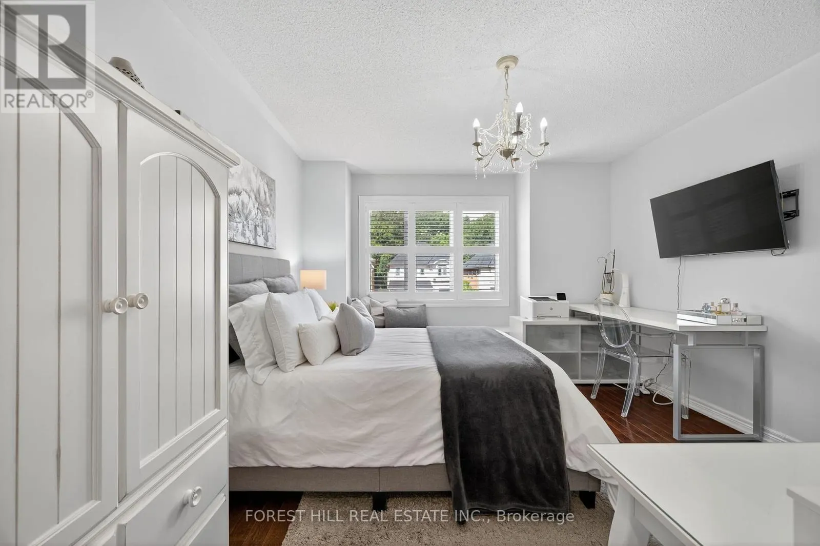 271 AUTUMN HILL BOULEVARD
