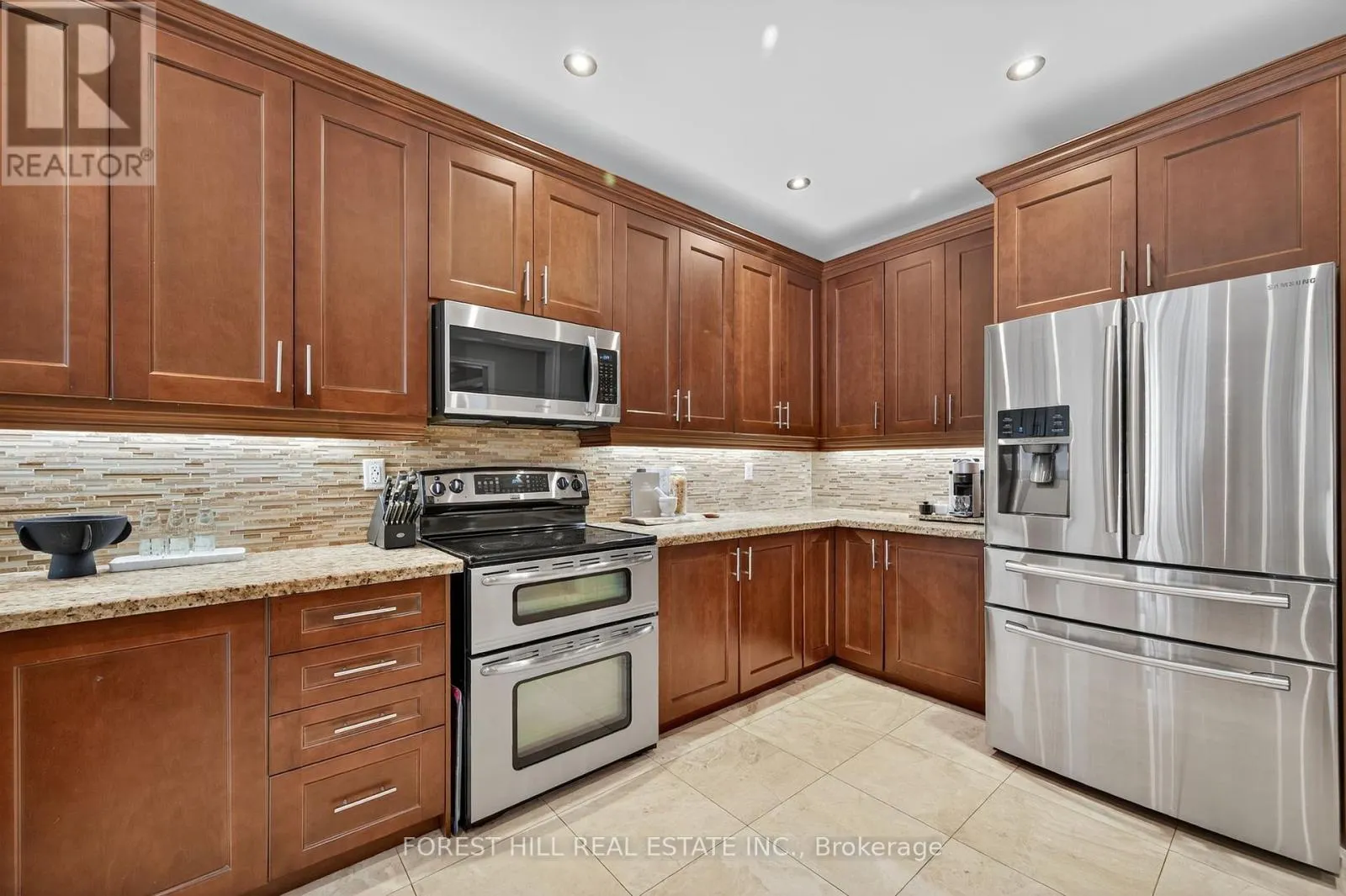 271 AUTUMN HILL BOULEVARD