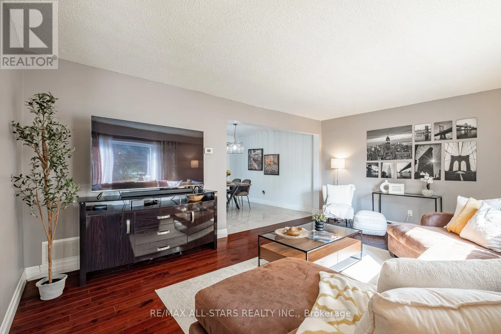 84 THICKETWOOD BOULEVARD
