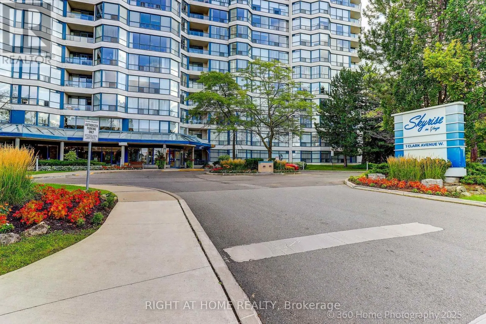 912 - 1 CLARK AVENUE W