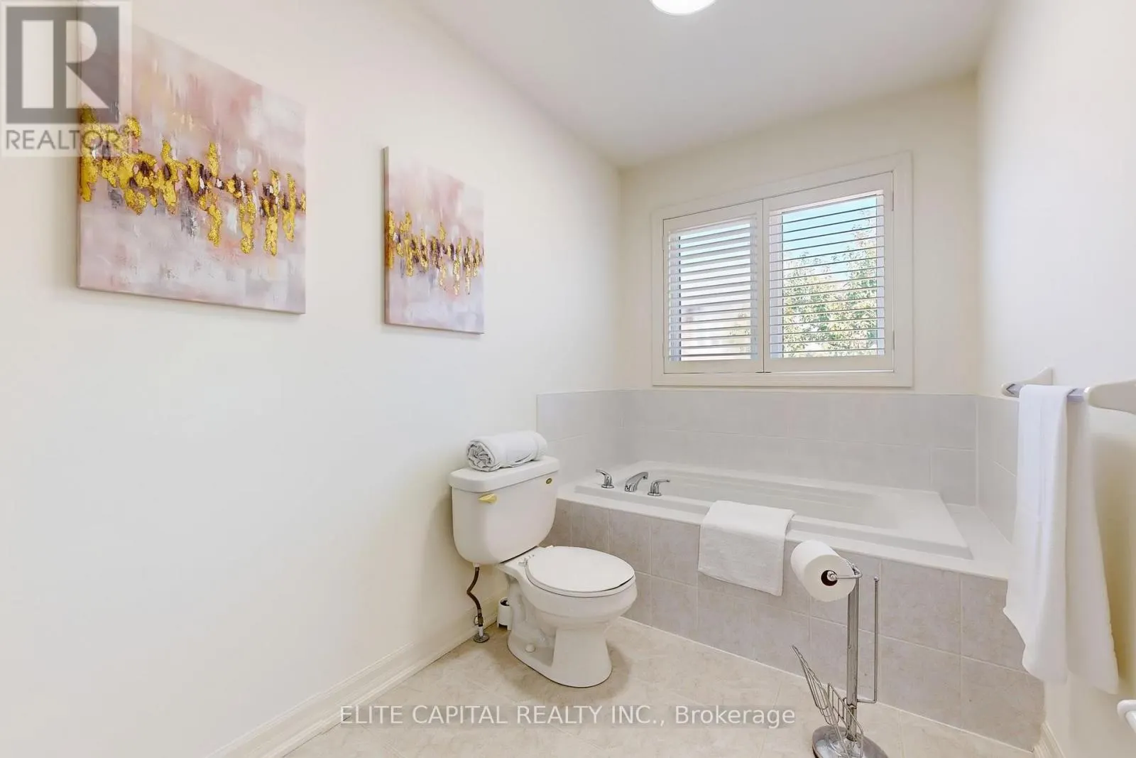10 KEN WAGG CRESCENT