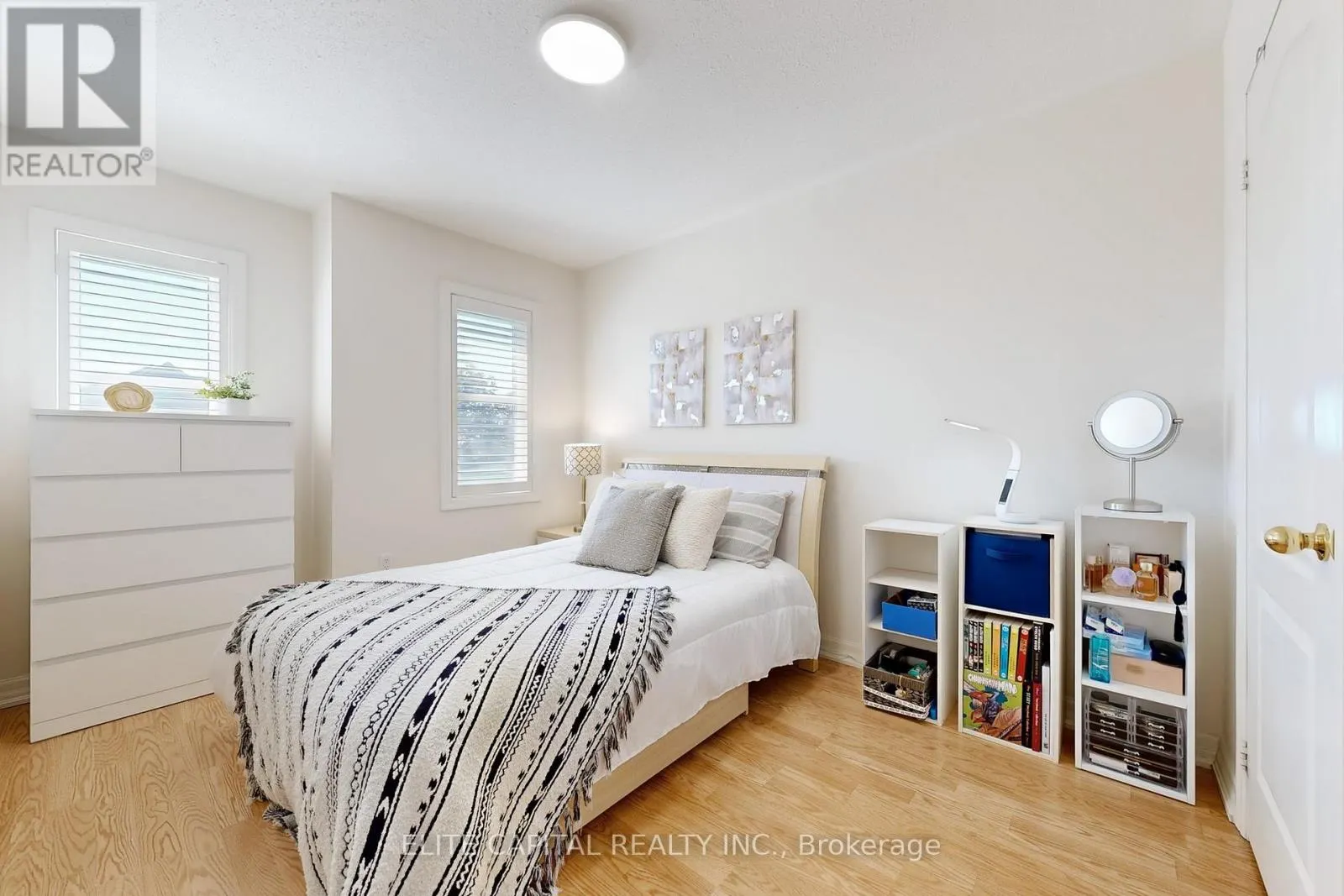 10 KEN WAGG CRESCENT